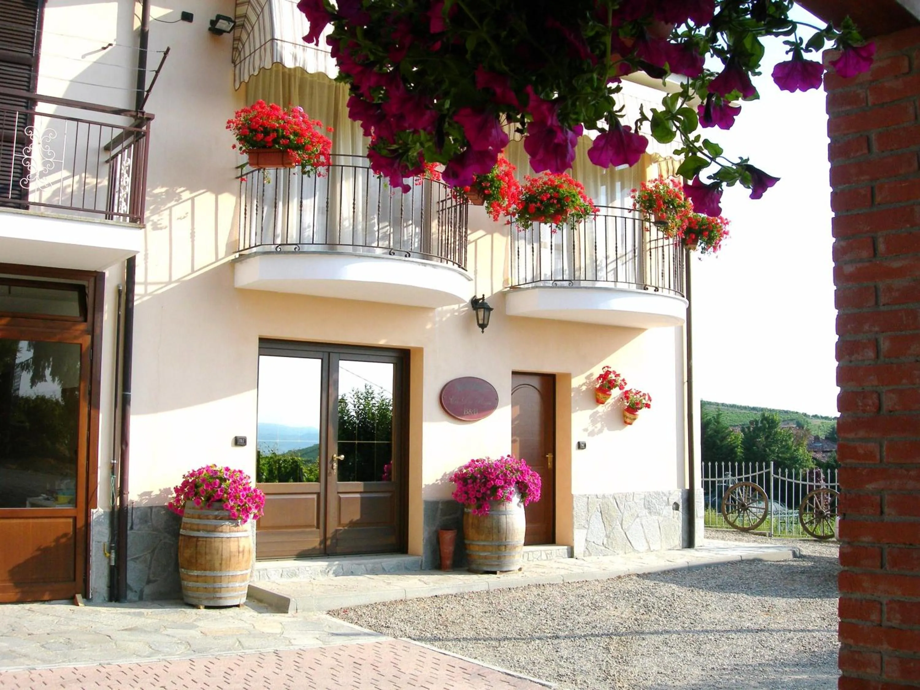 Facade/entrance in Cà Du Ruja