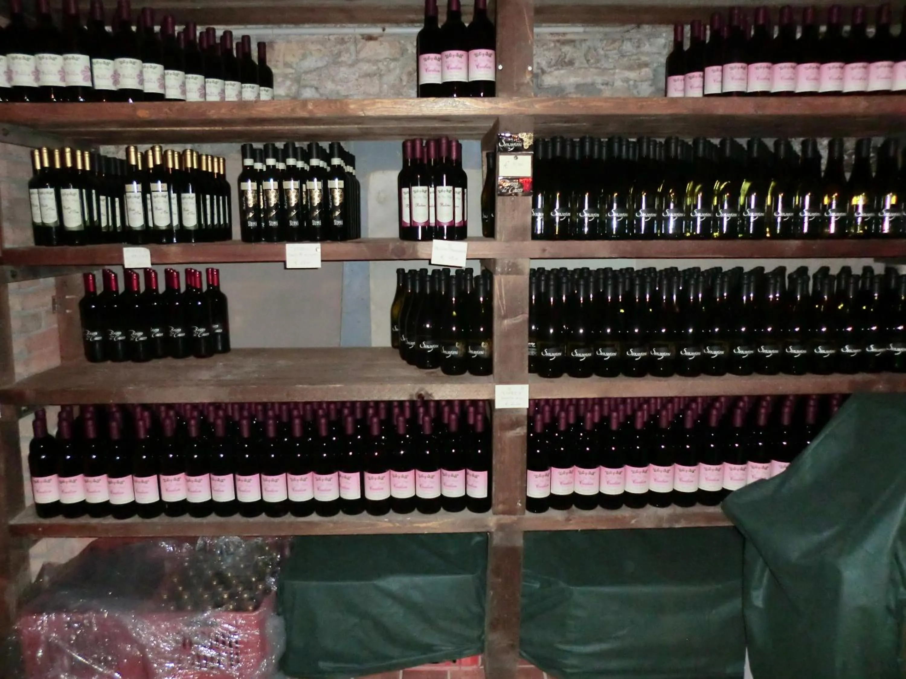 Alcoholic drinks in Cà Du Ruja