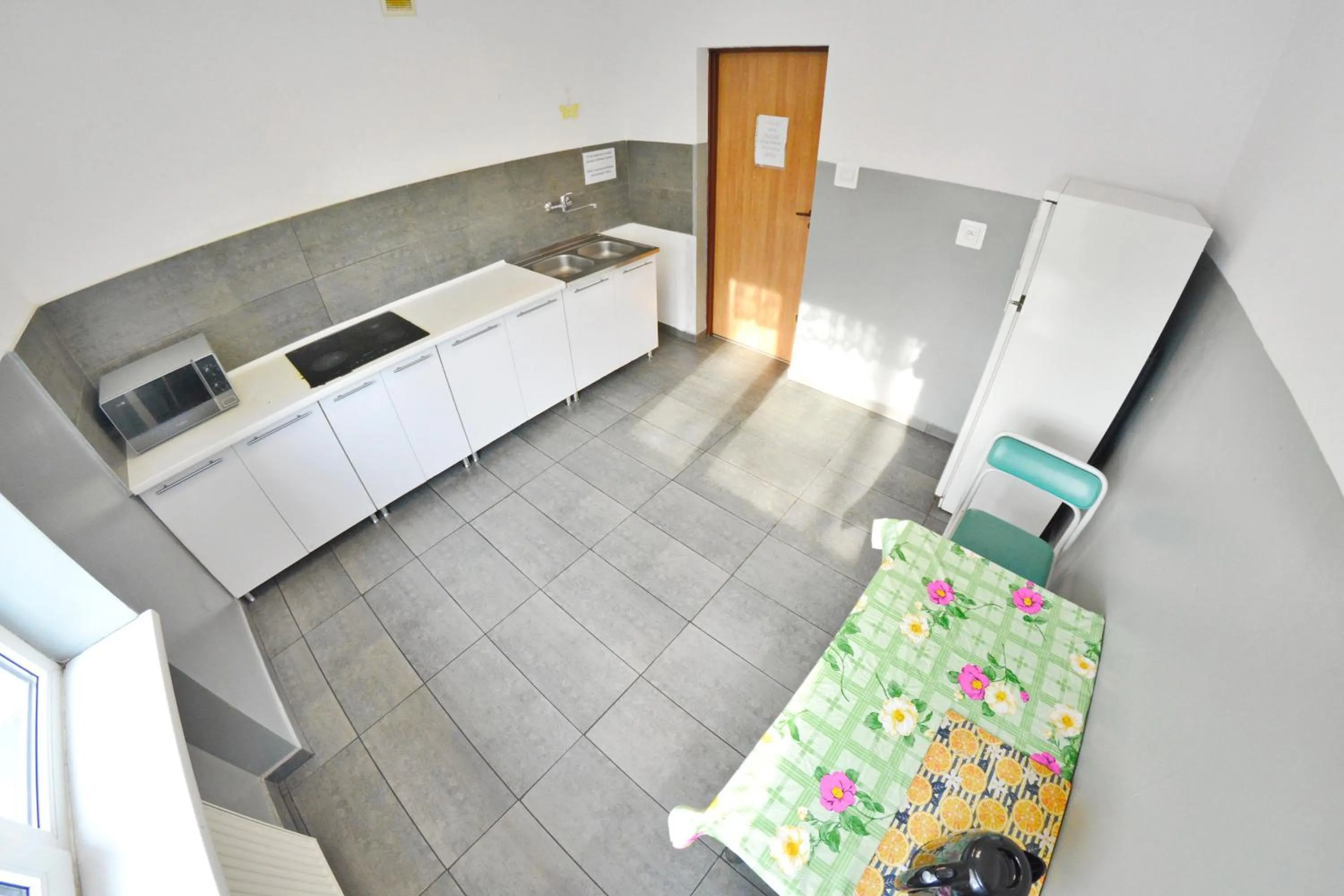 Kitchen or kitchenette in Twój Hostel Ruda Śląska