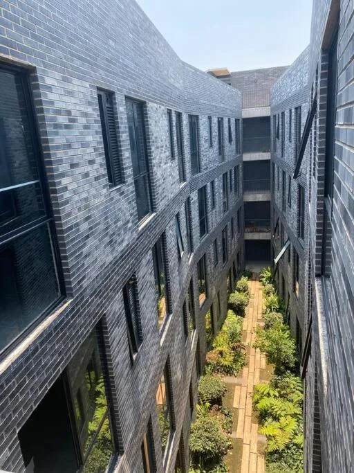 GRAN UBICACIÓN, en la zona de SANTA FE, KING BED