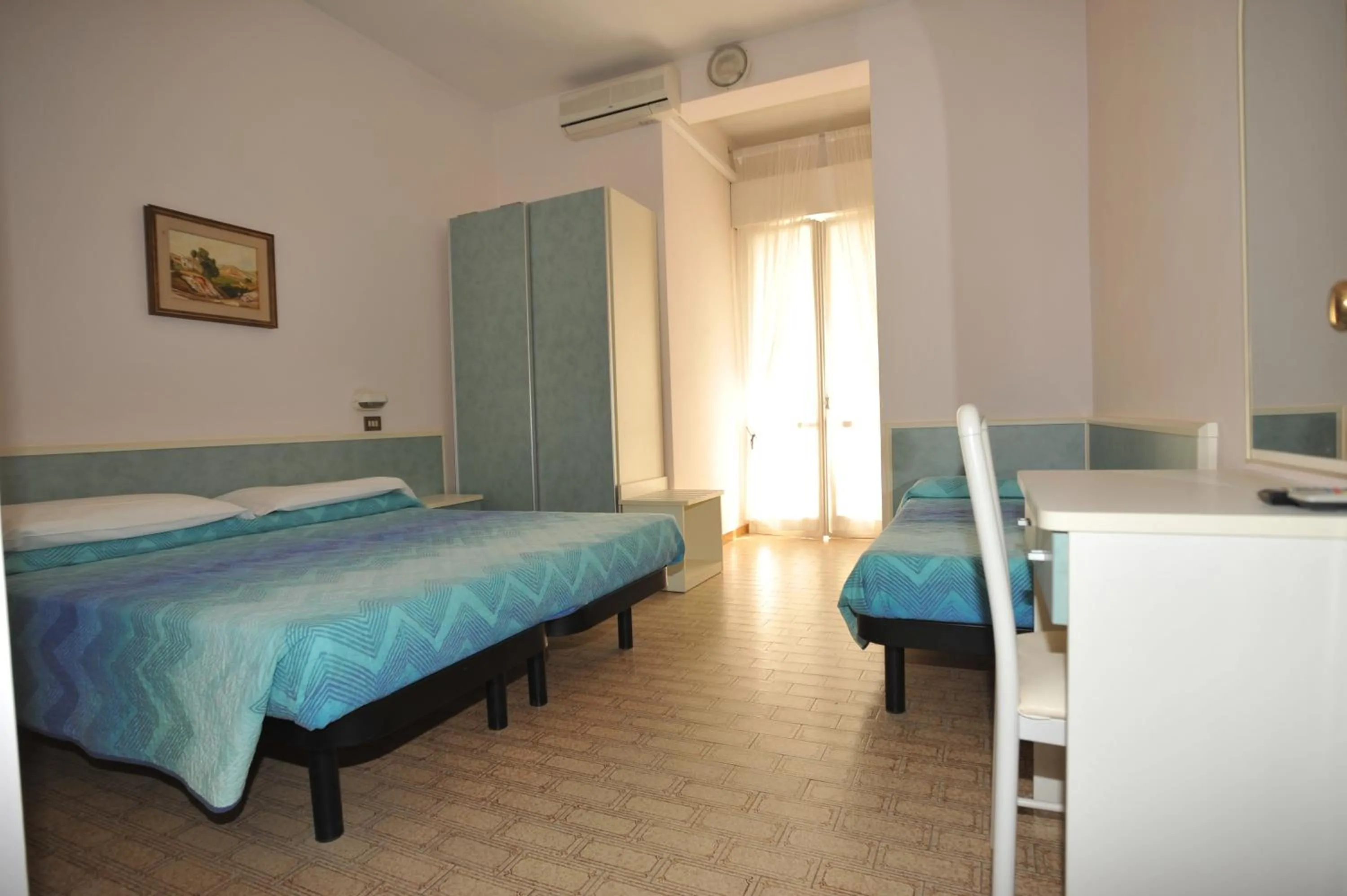 Photo of the whole room, Bed in Hotel Metron