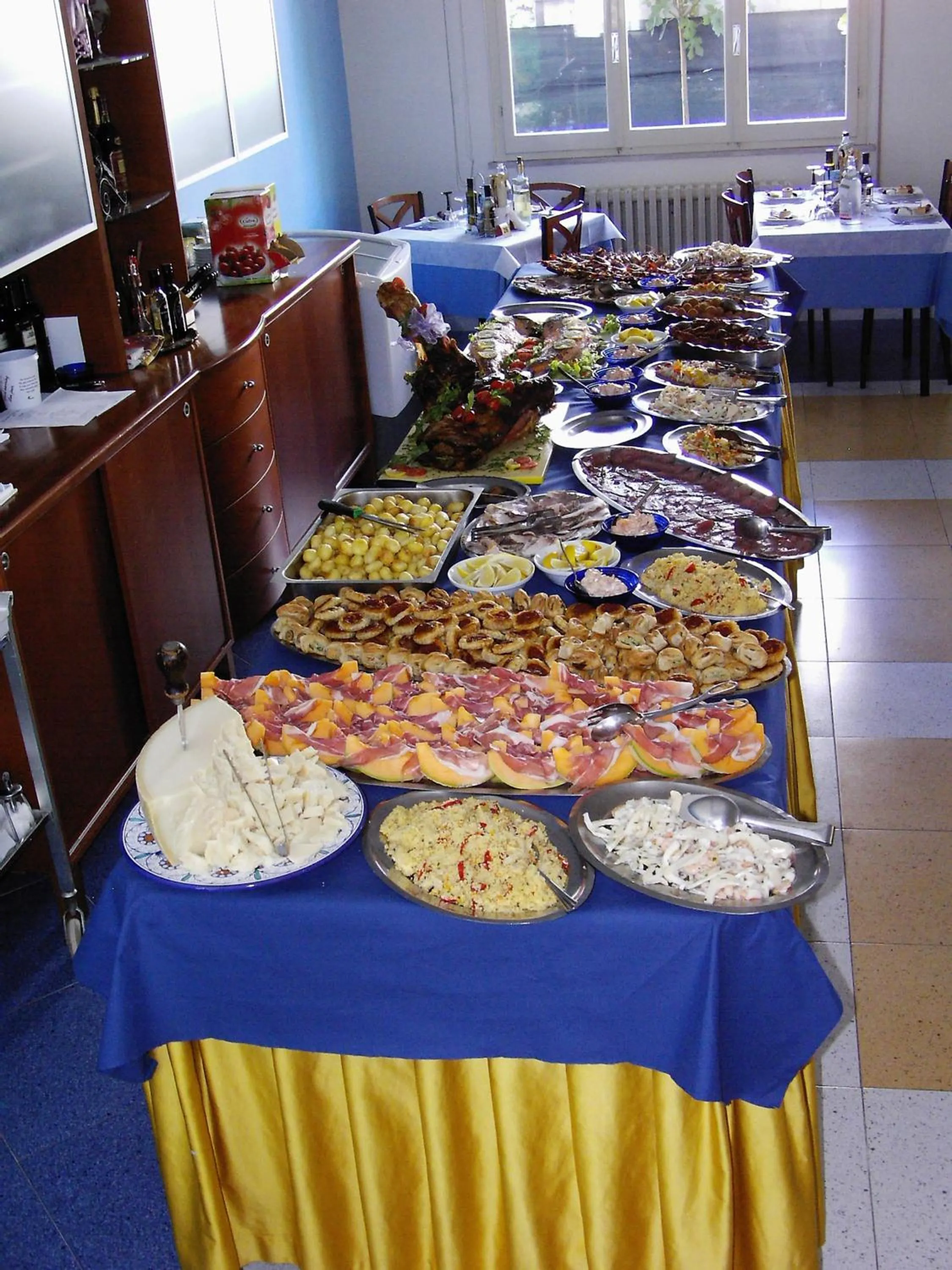 Food and drinks in Hotel Metron