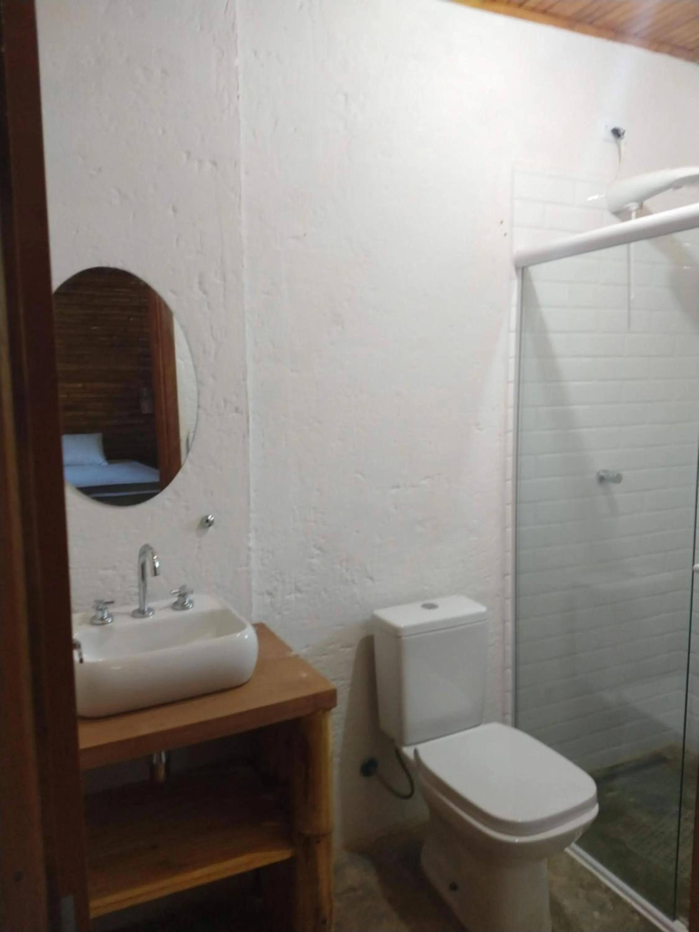 Shower in Pousada Realeza Atibaia