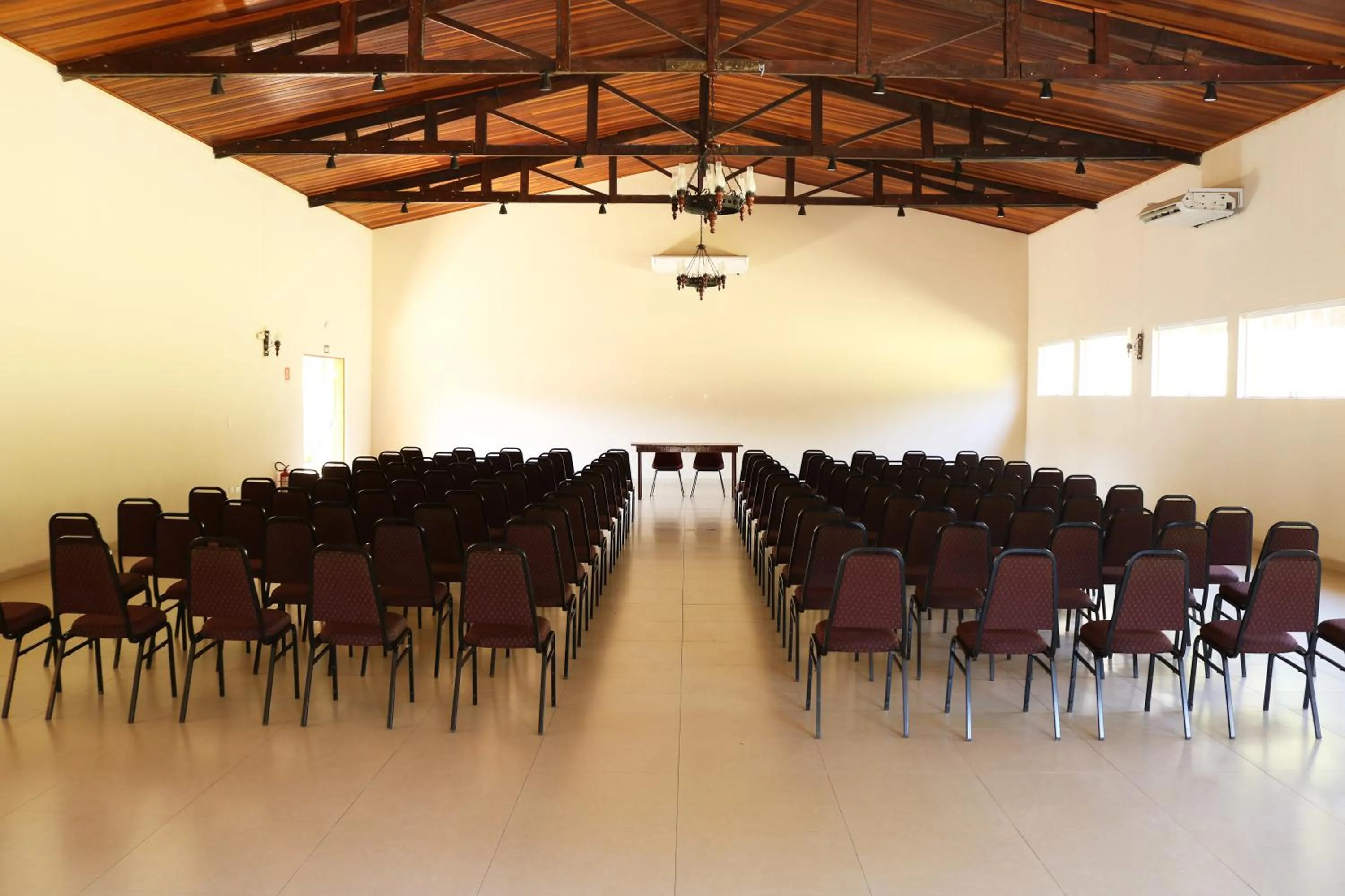 Property building in Pousada Realeza Atibaia