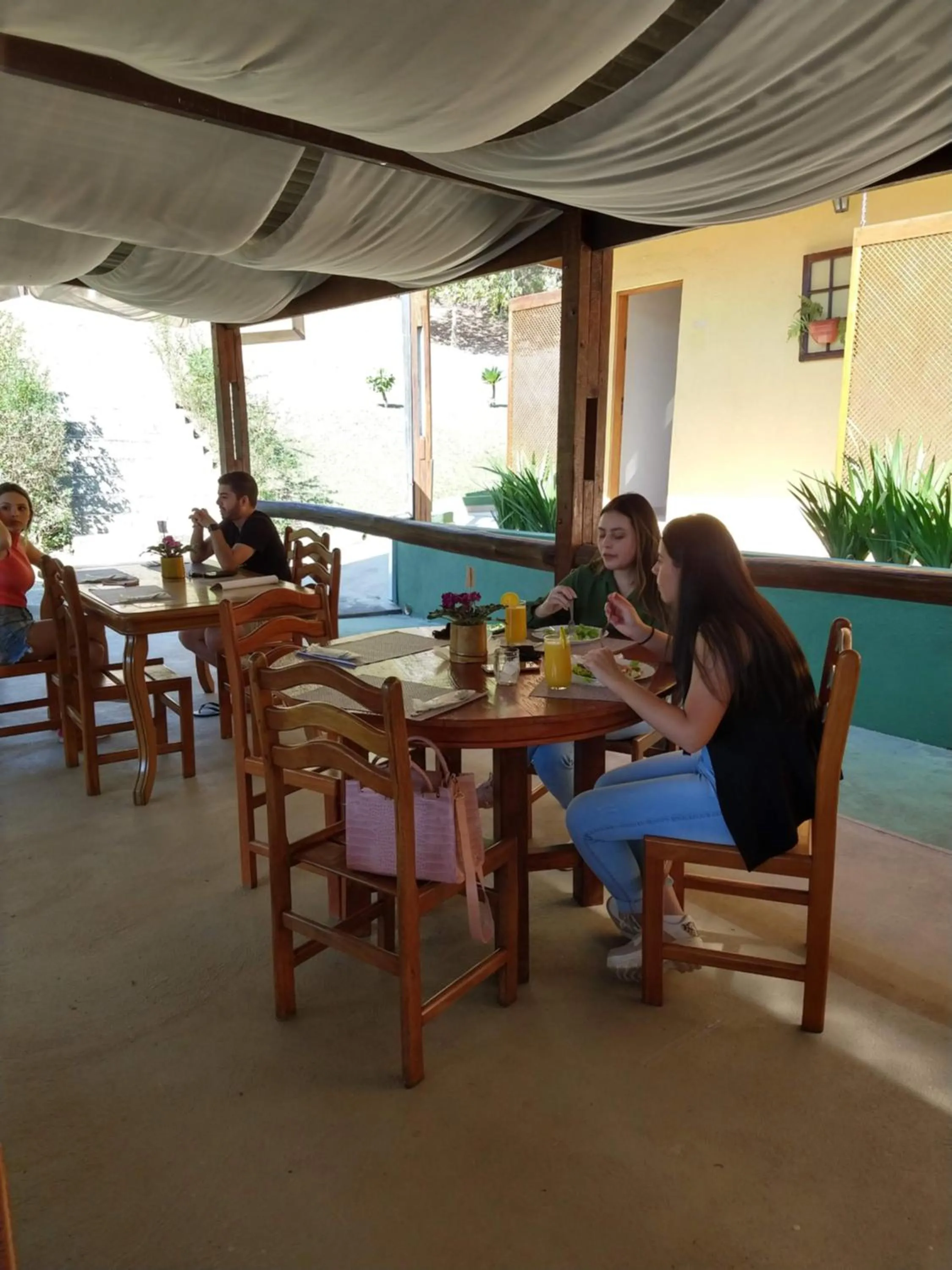 Restaurant/places to eat in Pousada Realeza Atibaia