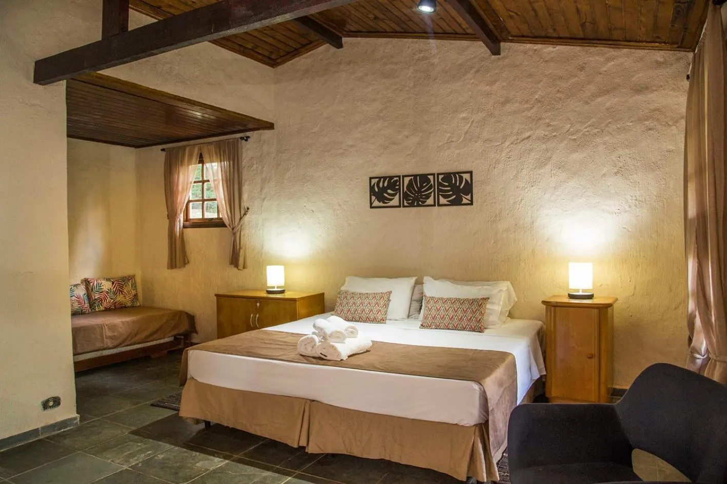 Property building, Bed in Pousada Realeza Atibaia