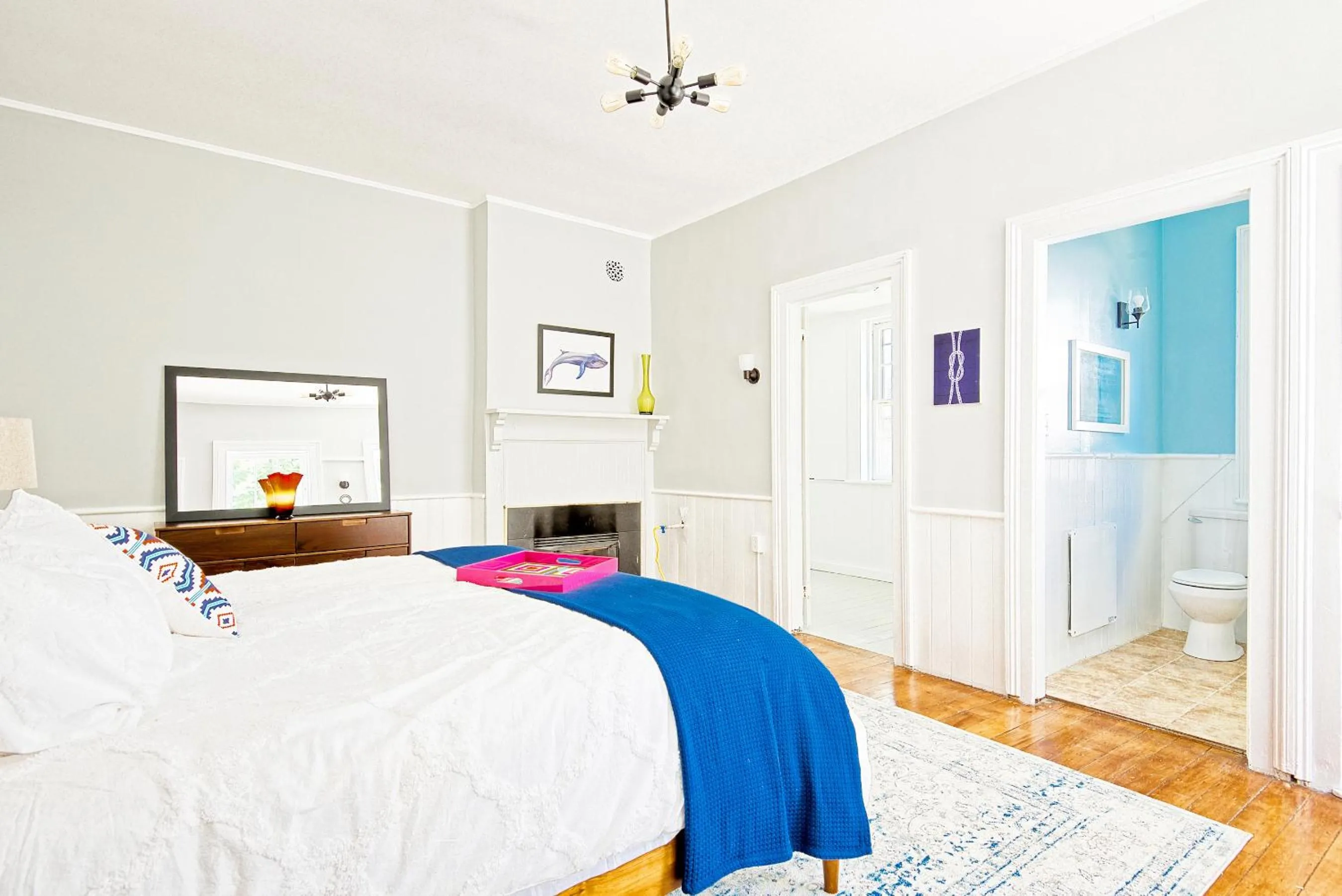 Bedroom, Bed in Hudson Mariner