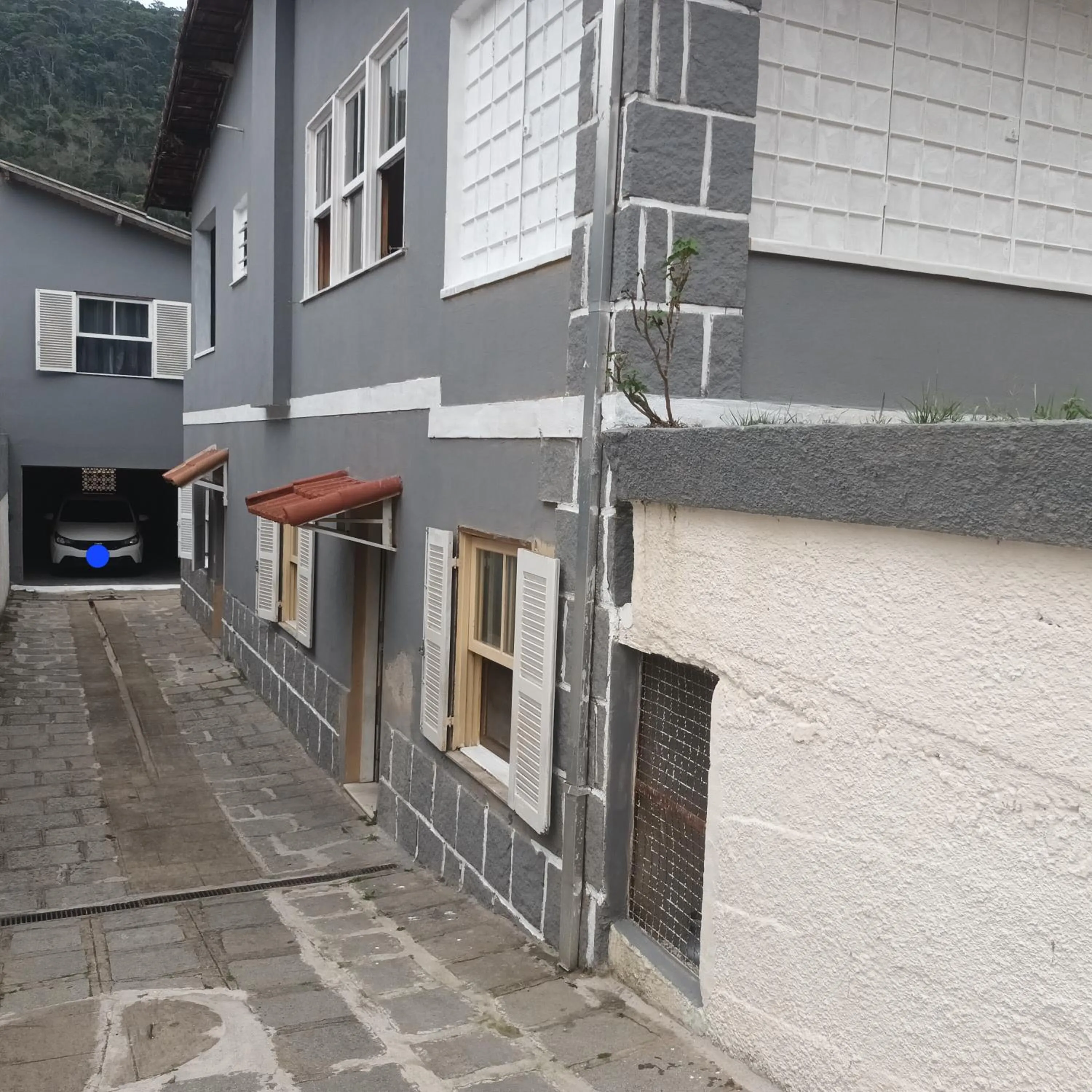 Pousada Marduk Banheiro privativo em todas as suites excelente localização tudo básico local ideal para hóspedes que não são exigentes "Não reembolsável"