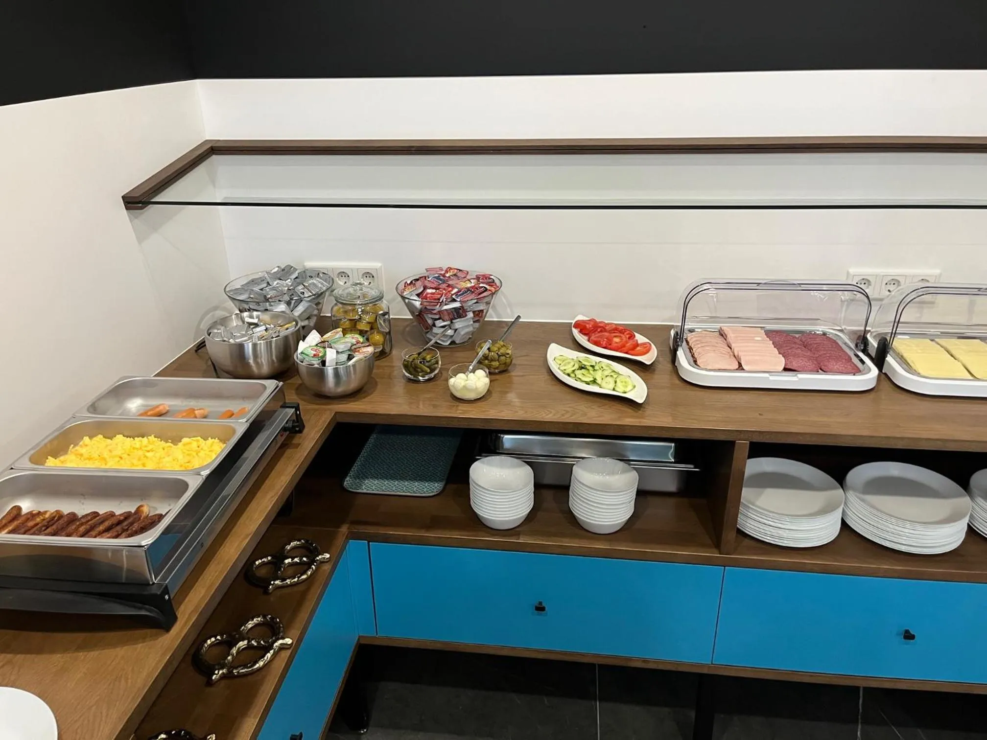 Buffet breakfast in Hotel Central City Hbf Nürnberg Garni