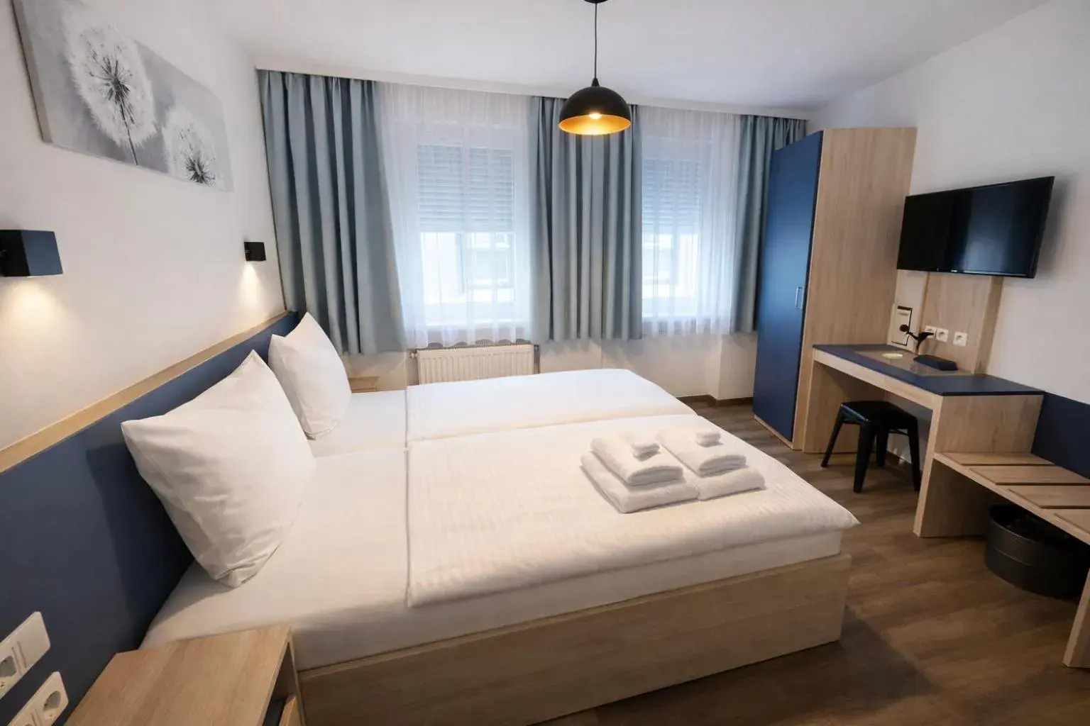 Bedroom, Bed in Hotel Central City Hbf Nürnberg Garni Bedroom, Bed in Hotel Central City Hbf Nürnberg Garni