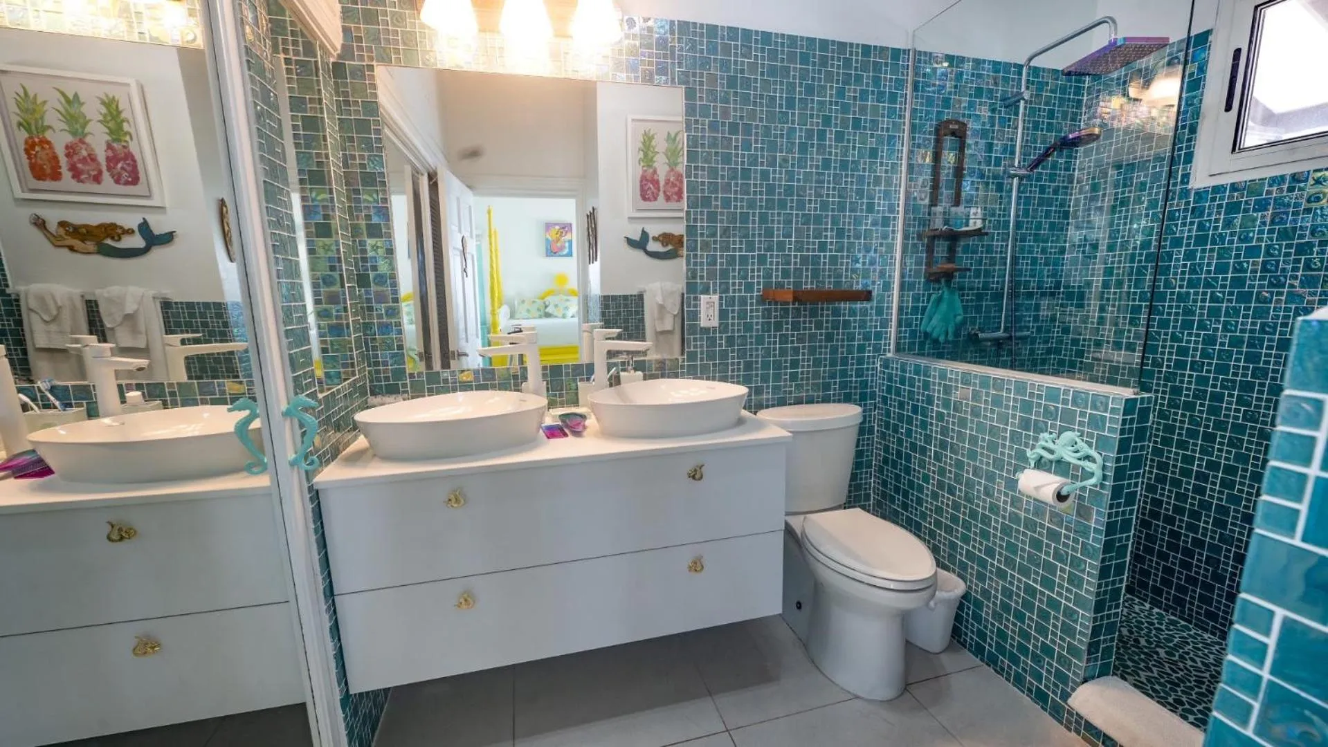 Shower in Mary's Boon Beach Resort & Spa