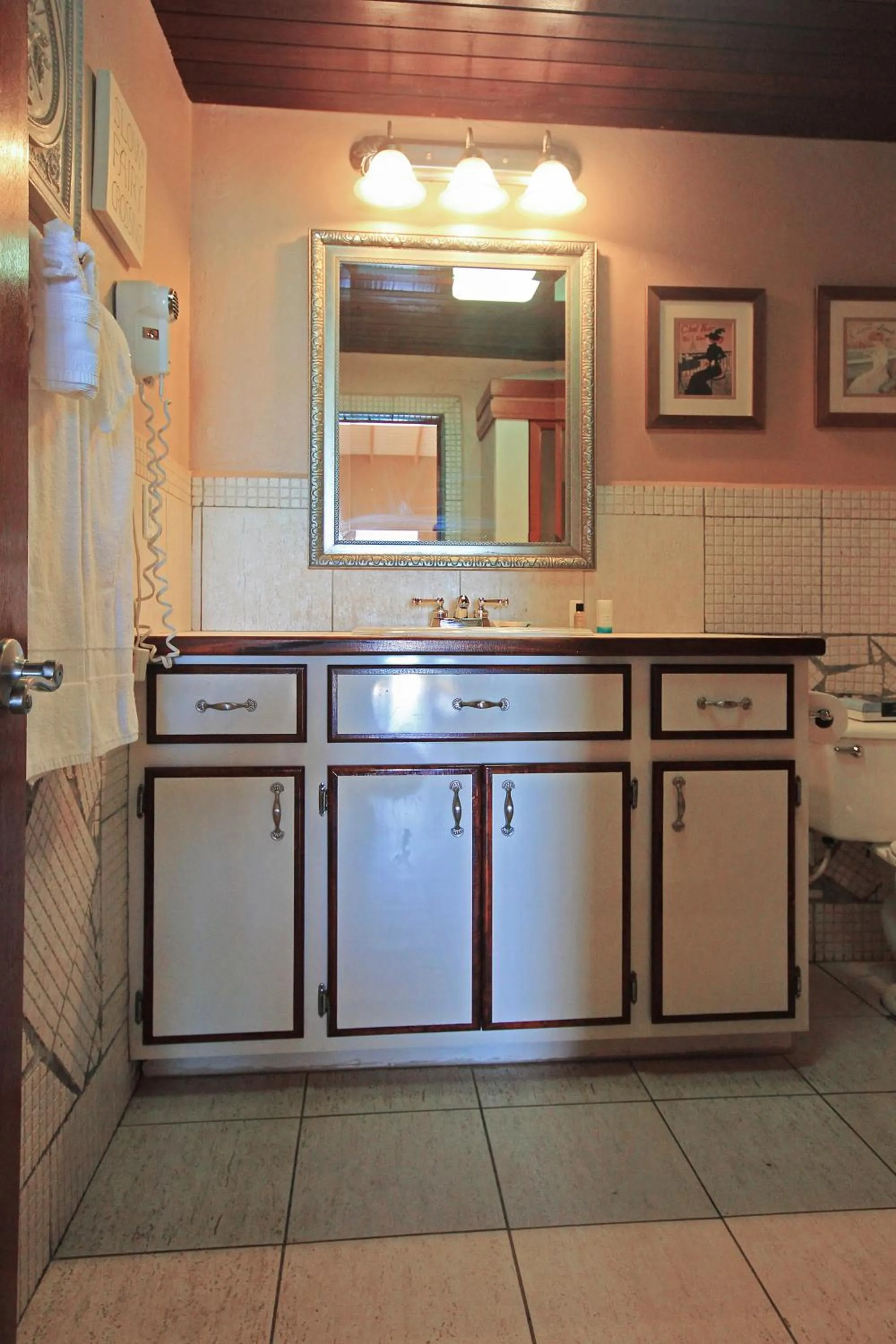 Toilet in Mary's Boon Beach Resort & Spa