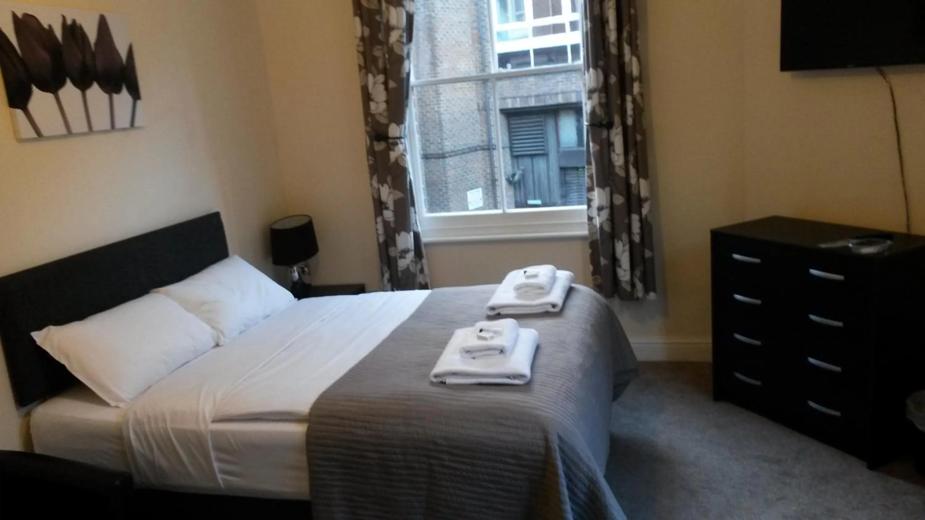 Bed in Ali Inn Oxford