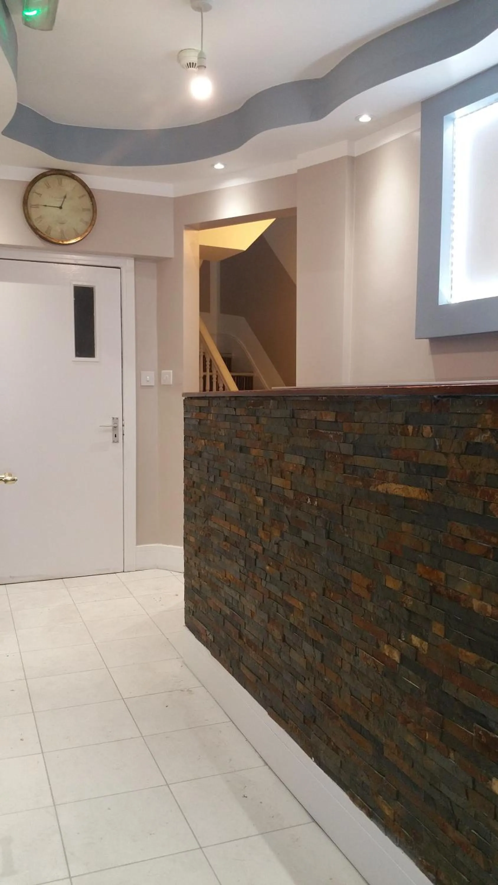 Lobby or reception in Ali Inn Oxford