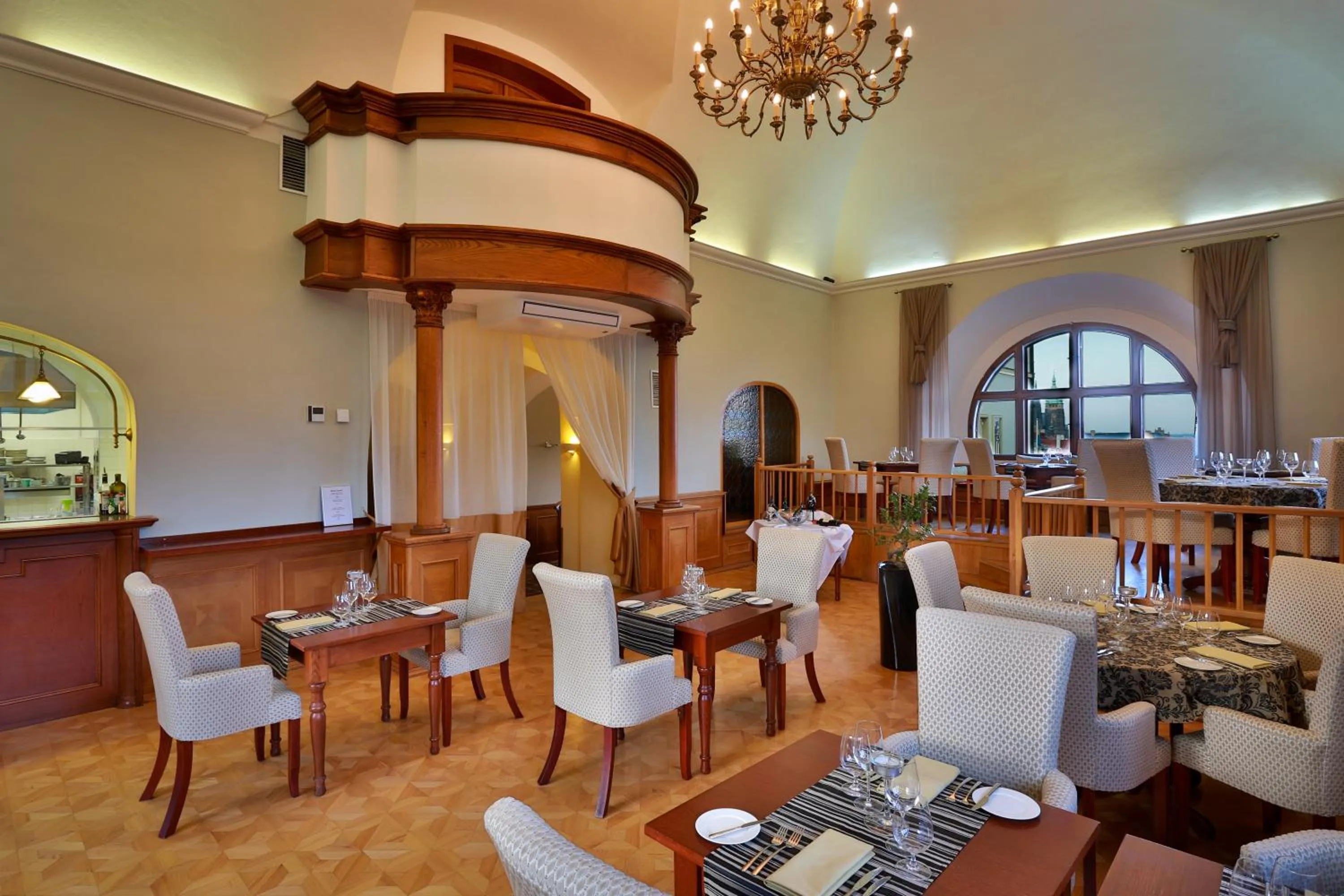 Restaurant/places to eat in Questenberg Hotel