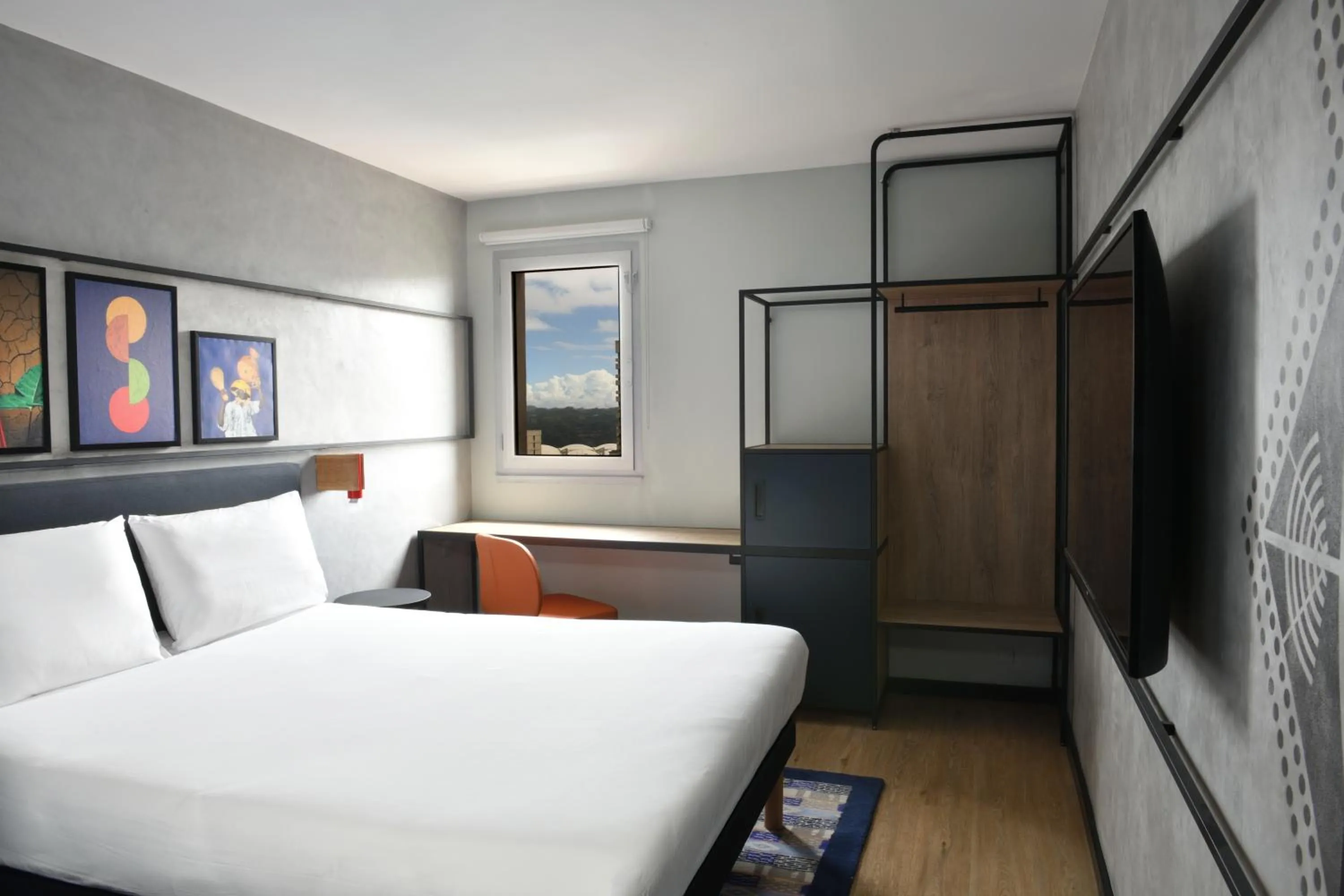 Bedroom, Bed in Ibis Styles Abidjan Plateau