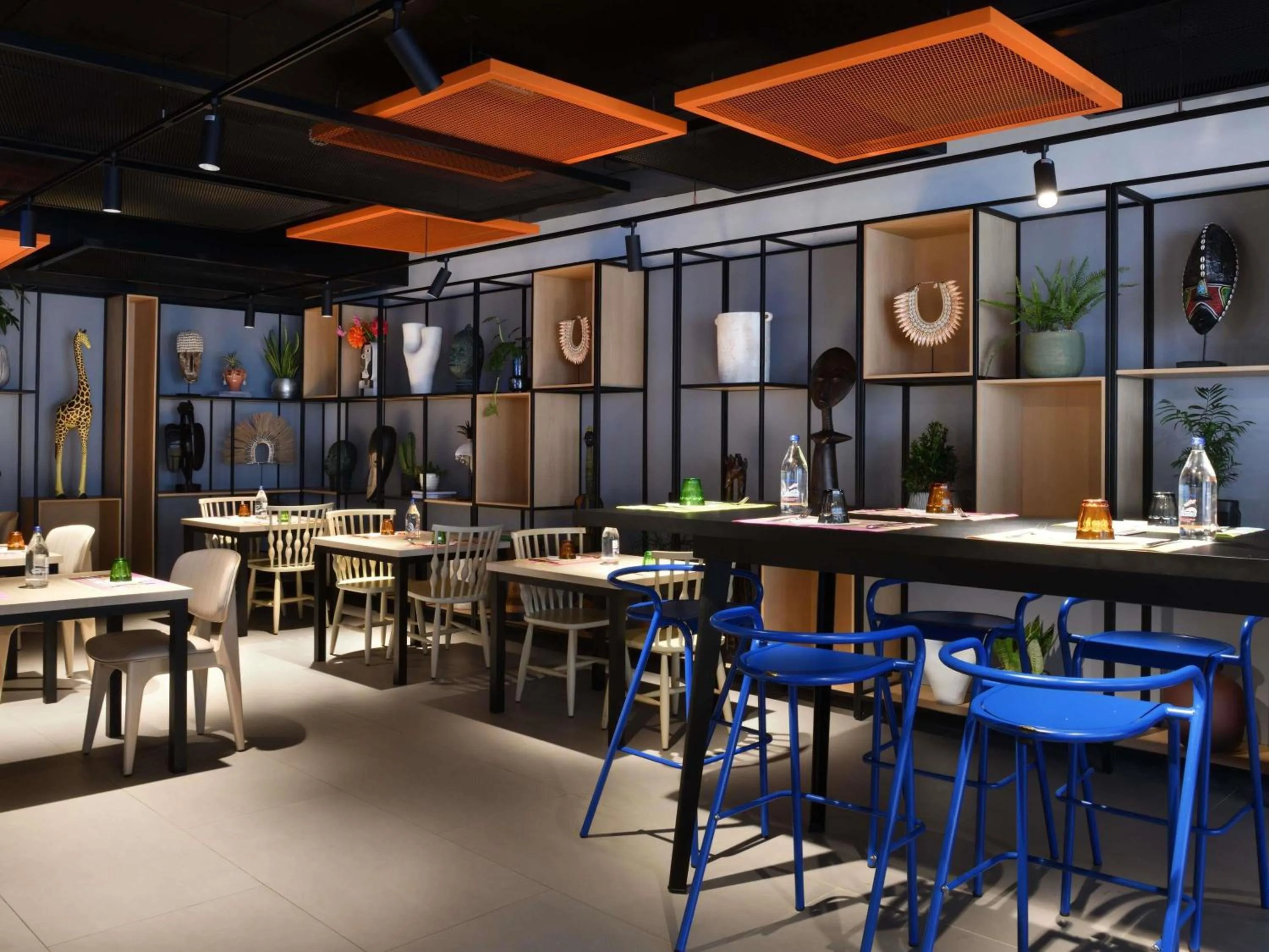 Restaurant/places to eat in Ibis Styles Abidjan Plateau