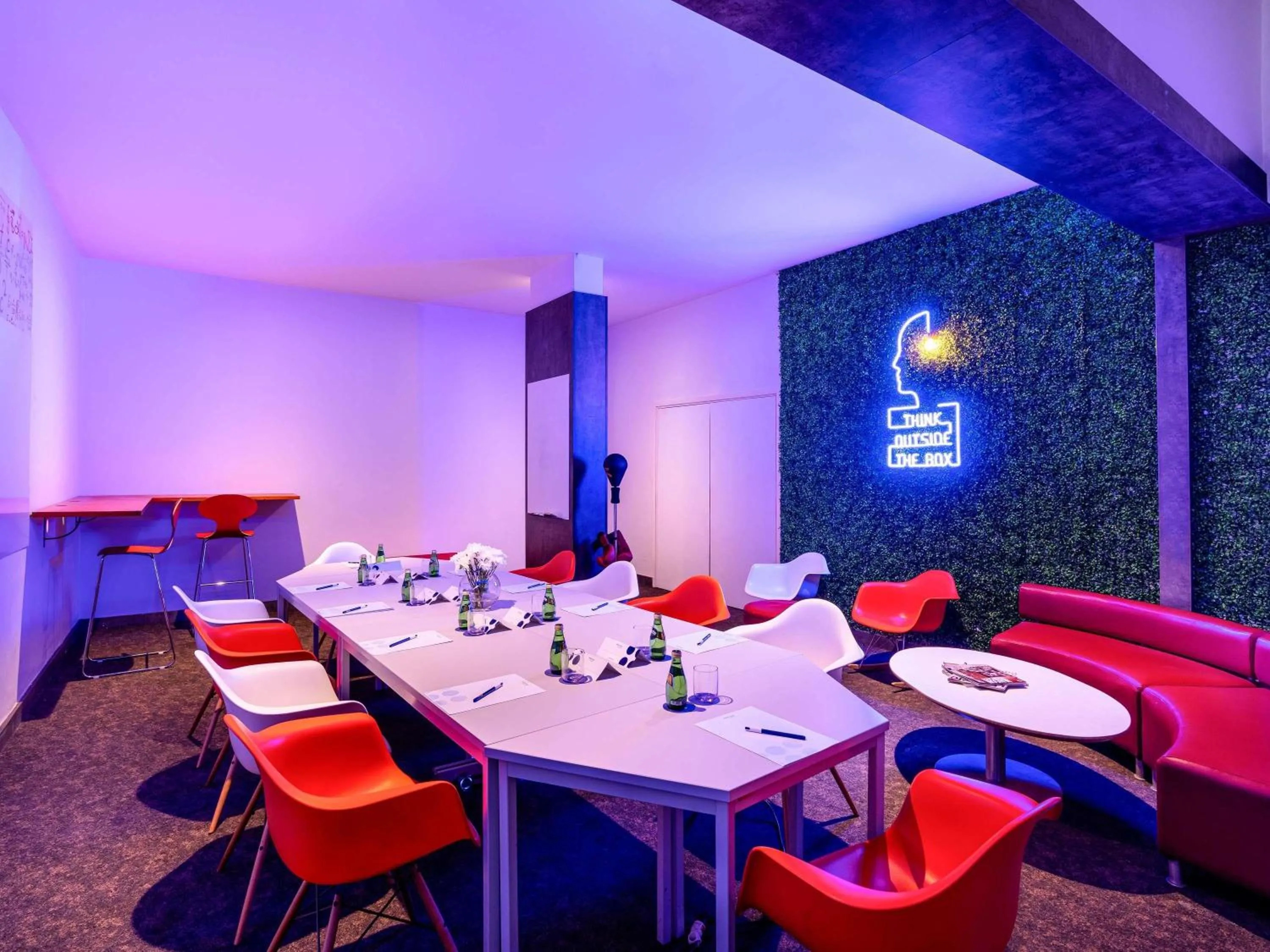 Meeting/conference room in Novotel Abidjan Plateau