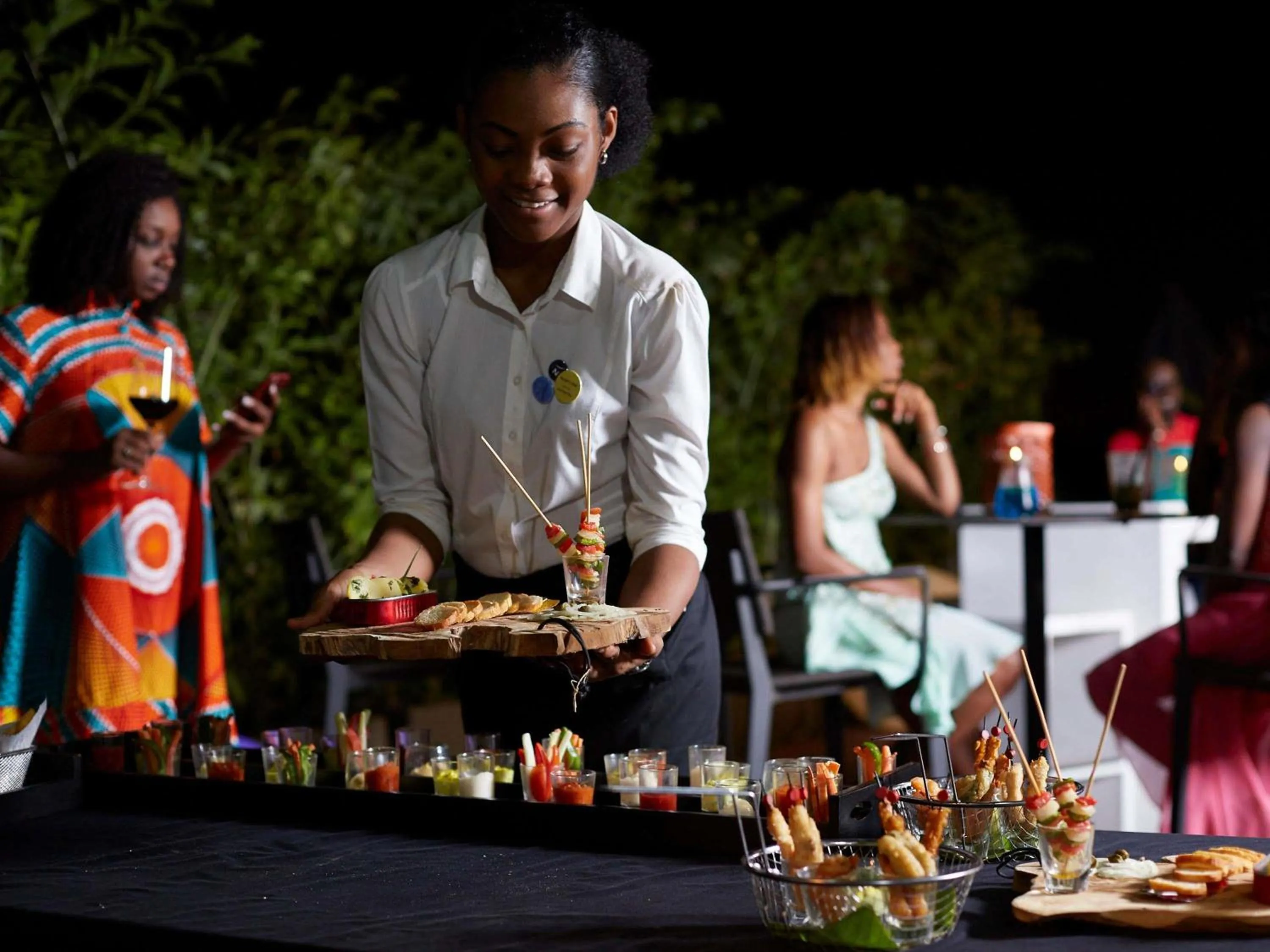 Lounge or bar in Novotel Abidjan Plateau