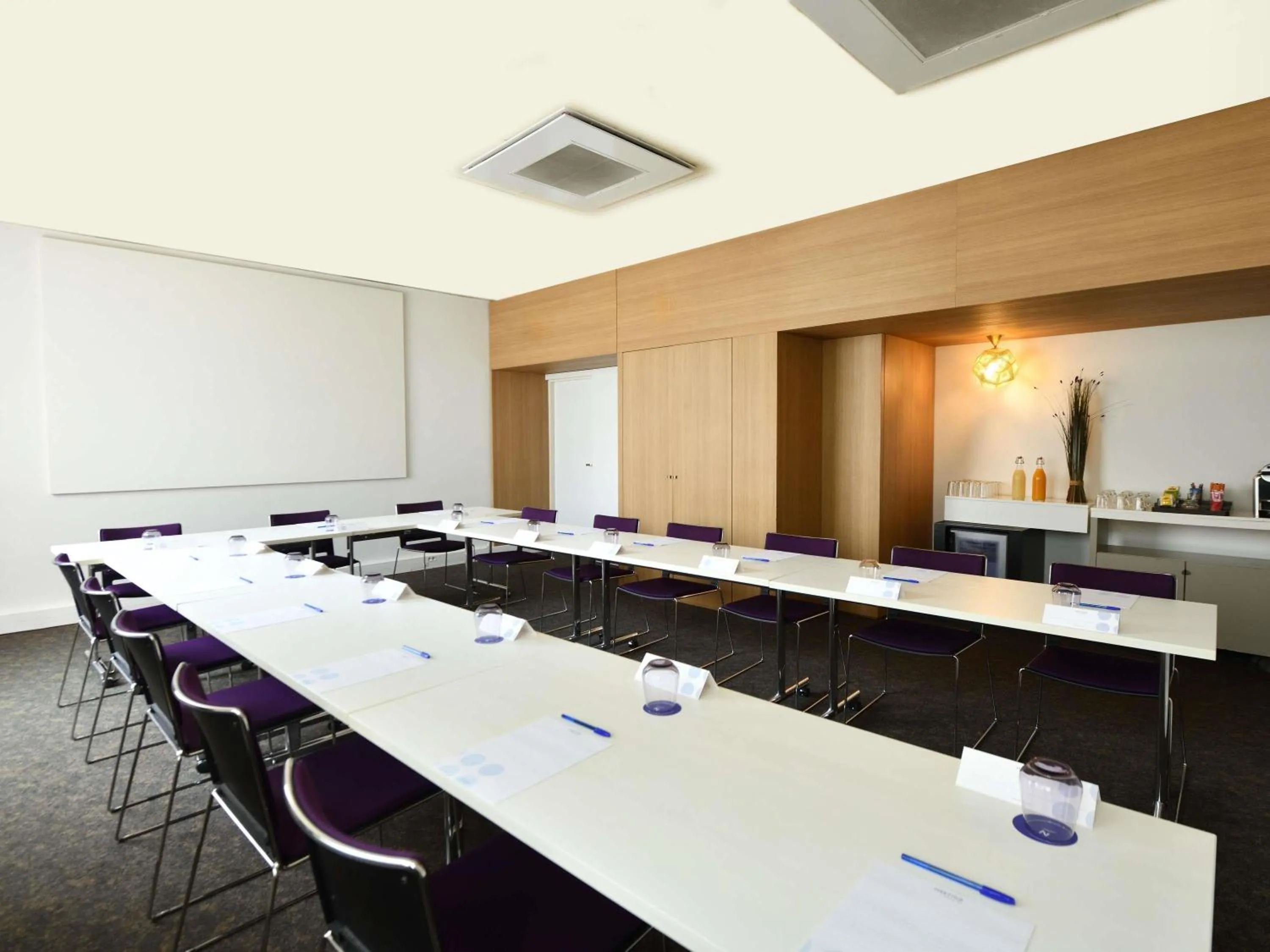 Meeting/conference room in Novotel Abidjan Plateau