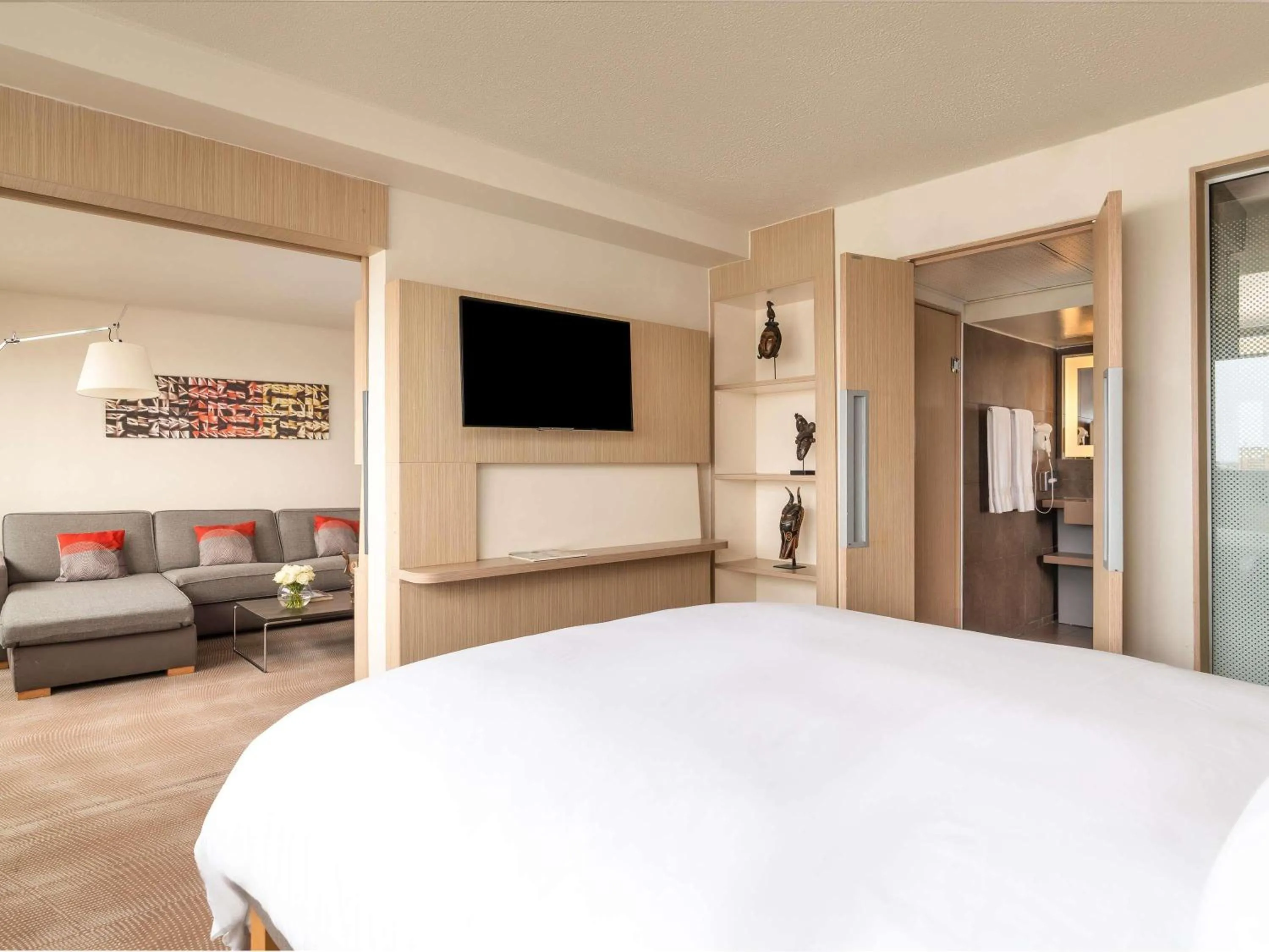 Bedroom, Bed in Novotel Abidjan Plateau