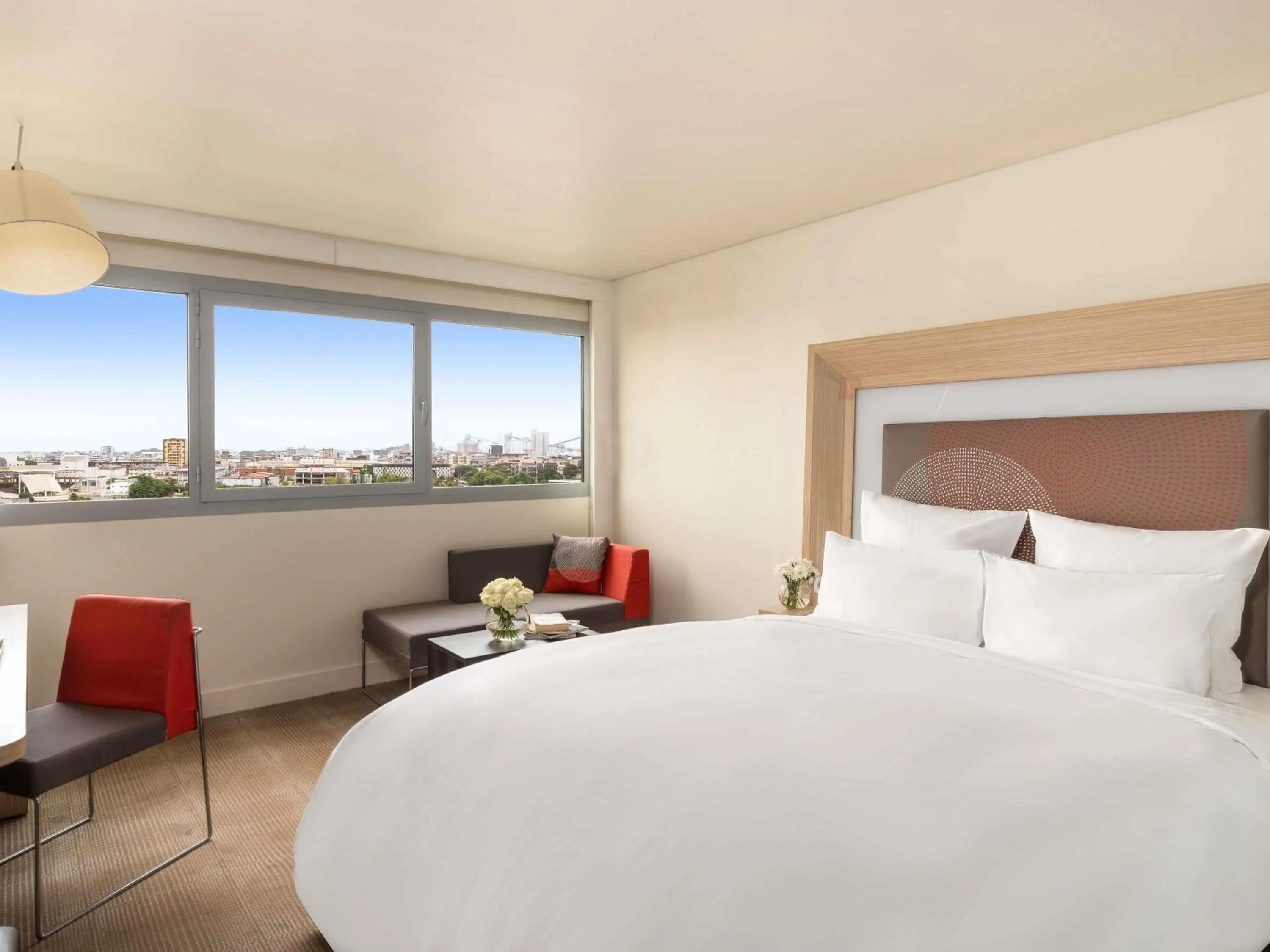 Bedroom, Bed in Novotel Abidjan Plateau