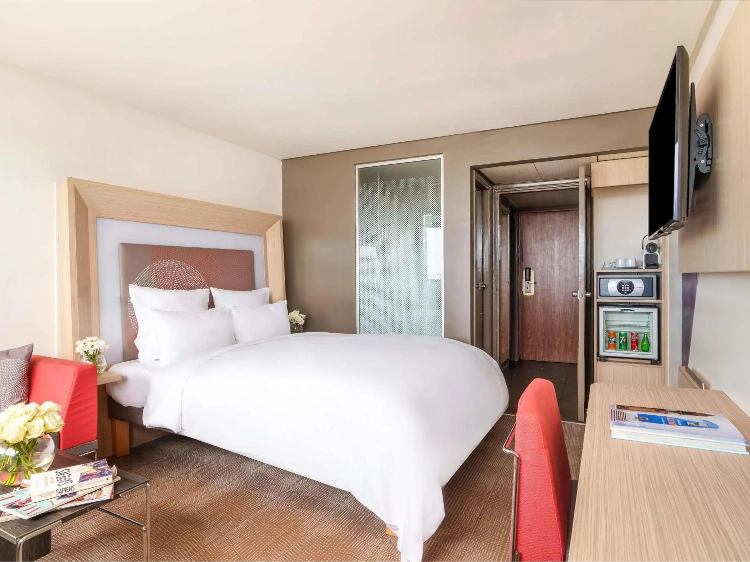 Bedroom, Bed in Novotel Abidjan Plateau Bedroom, Bed in Novotel Abidjan Plateau