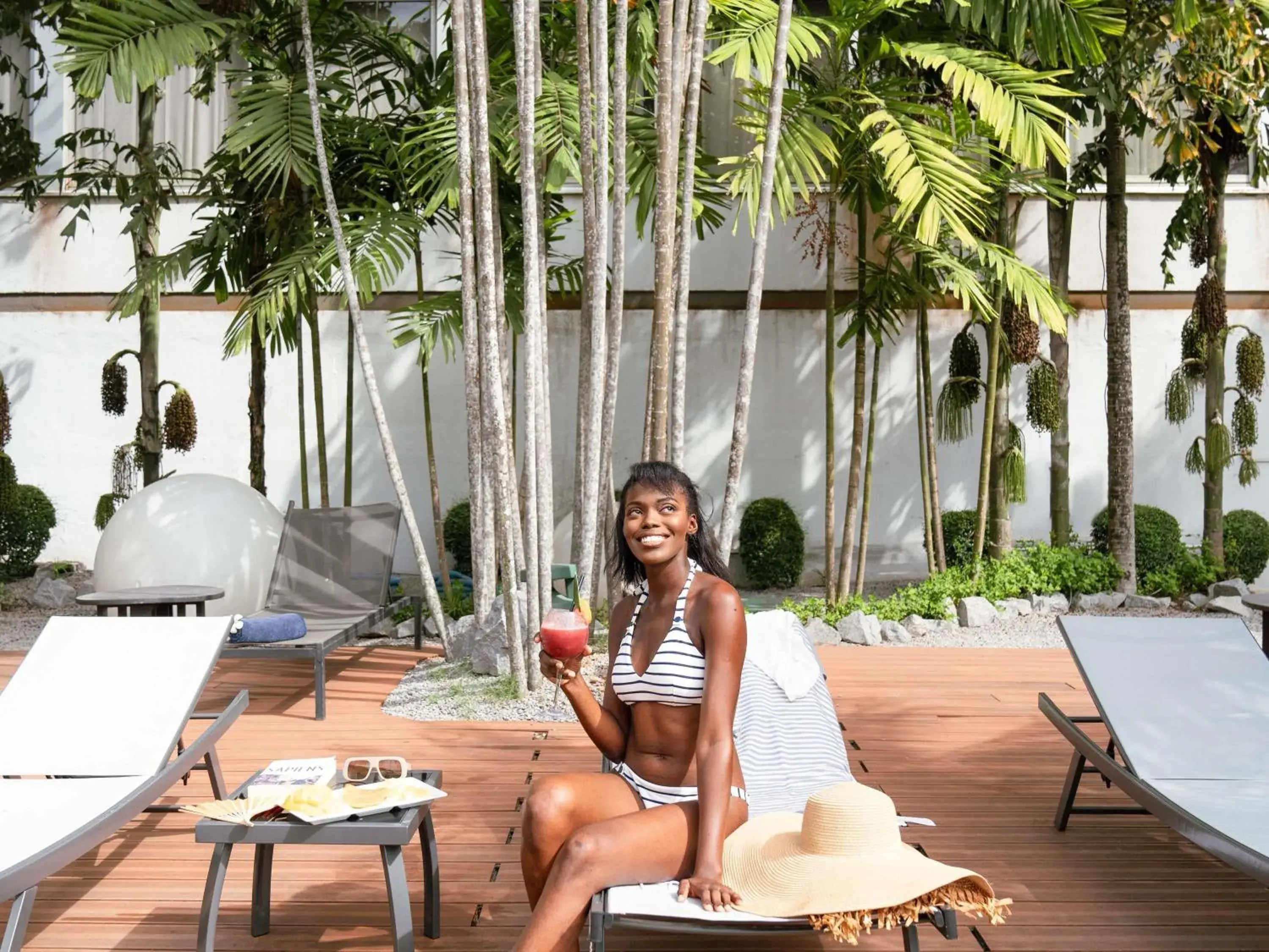 Pool view in Novotel Abidjan Plateau Pool view in Novotel Abidjan Plateau