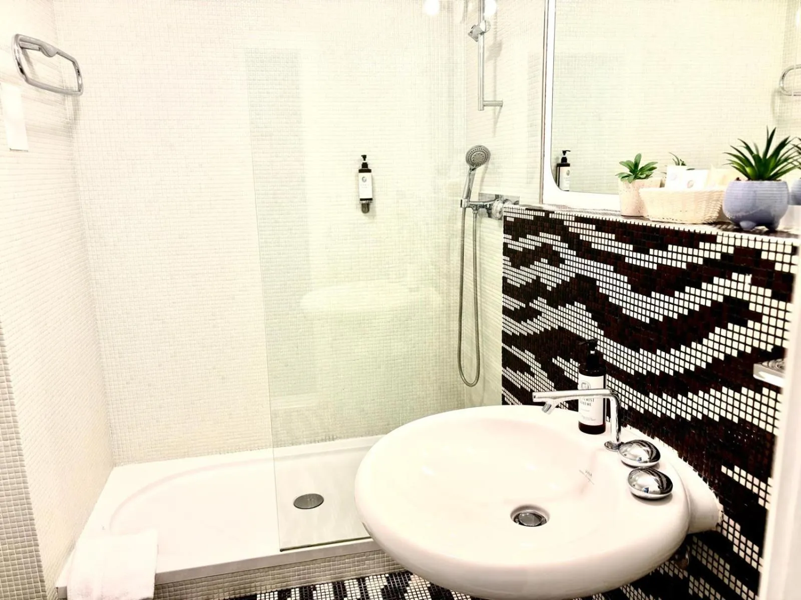 Bathroom in LH Vintage Design Hotel Sax