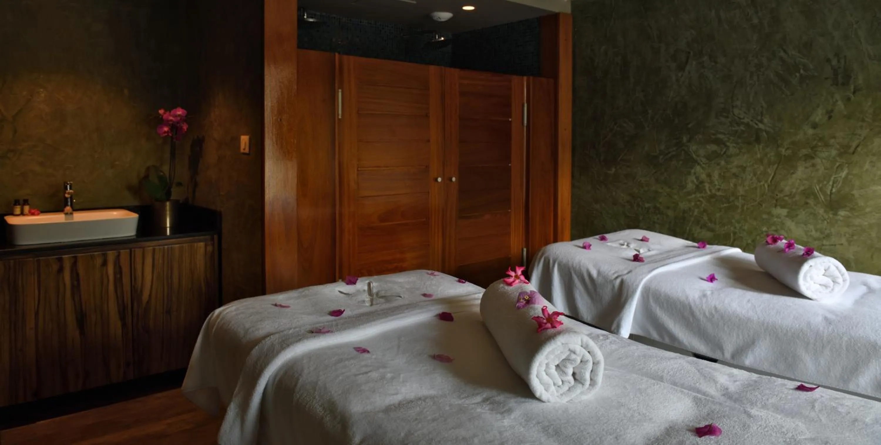 Massage, Bed in Pullman Abidjan