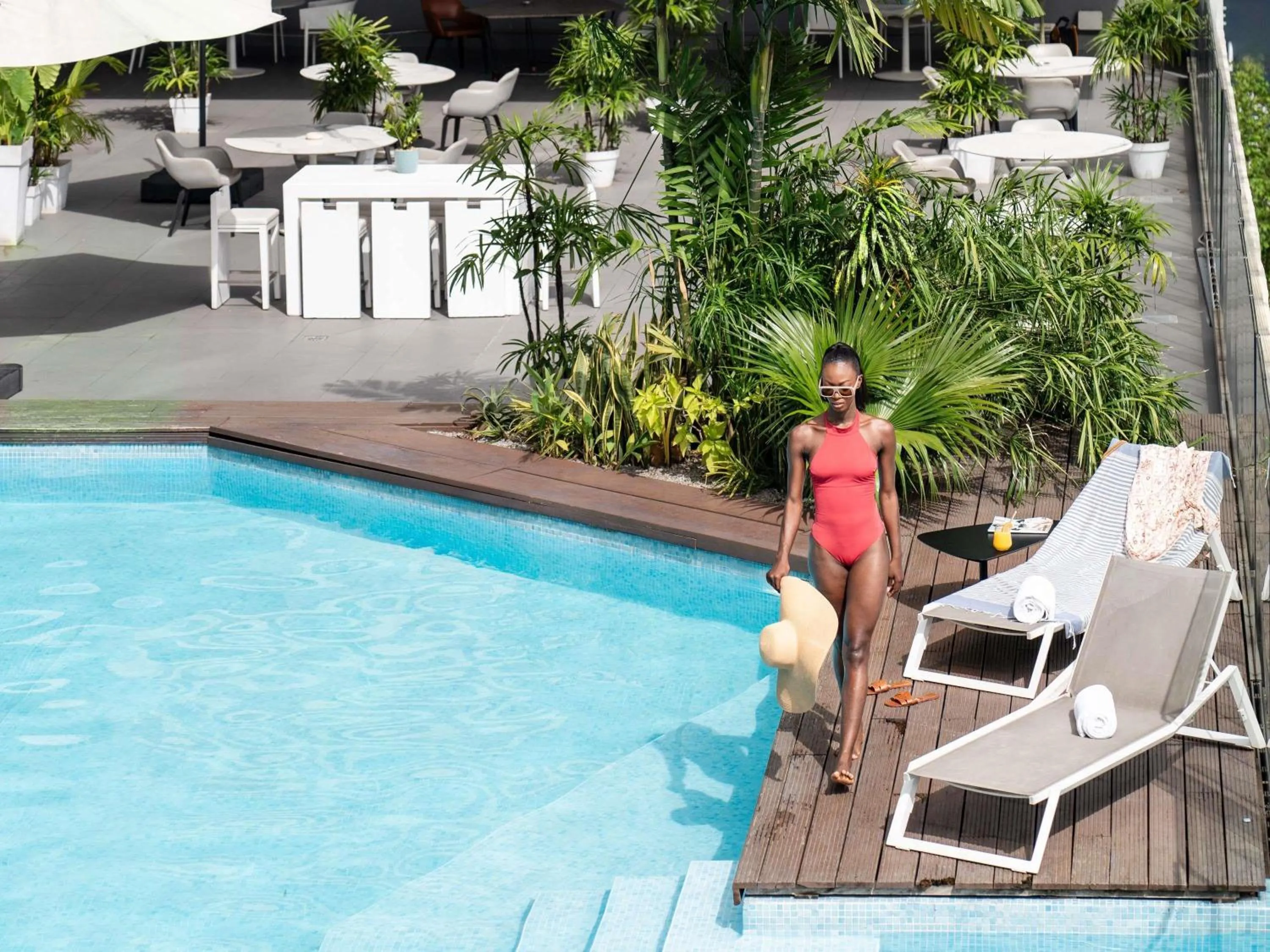 Pool view in Pullman Abidjan