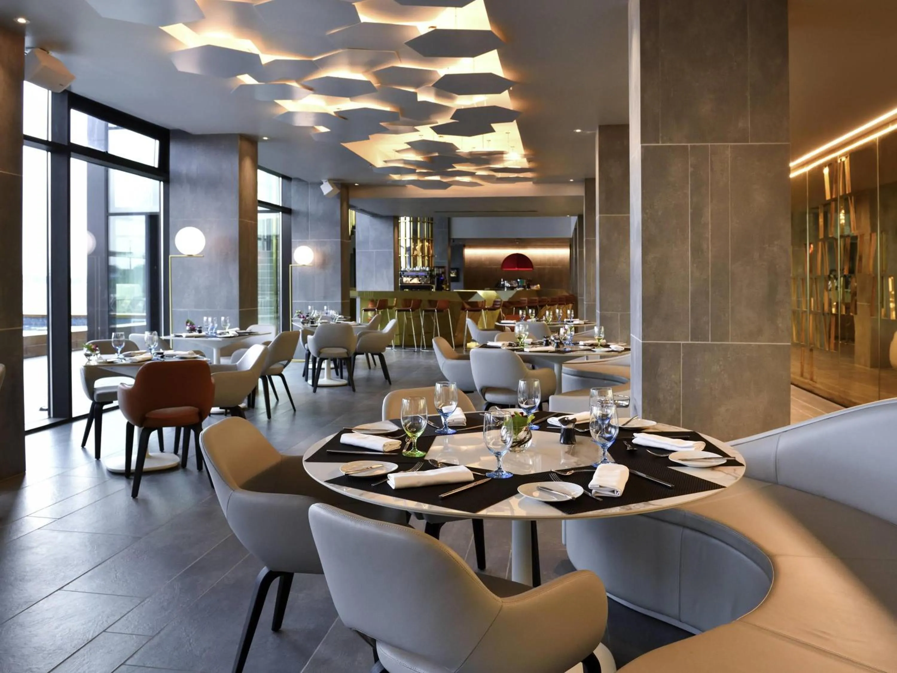 Restaurant/places to eat in Pullman Abidjan