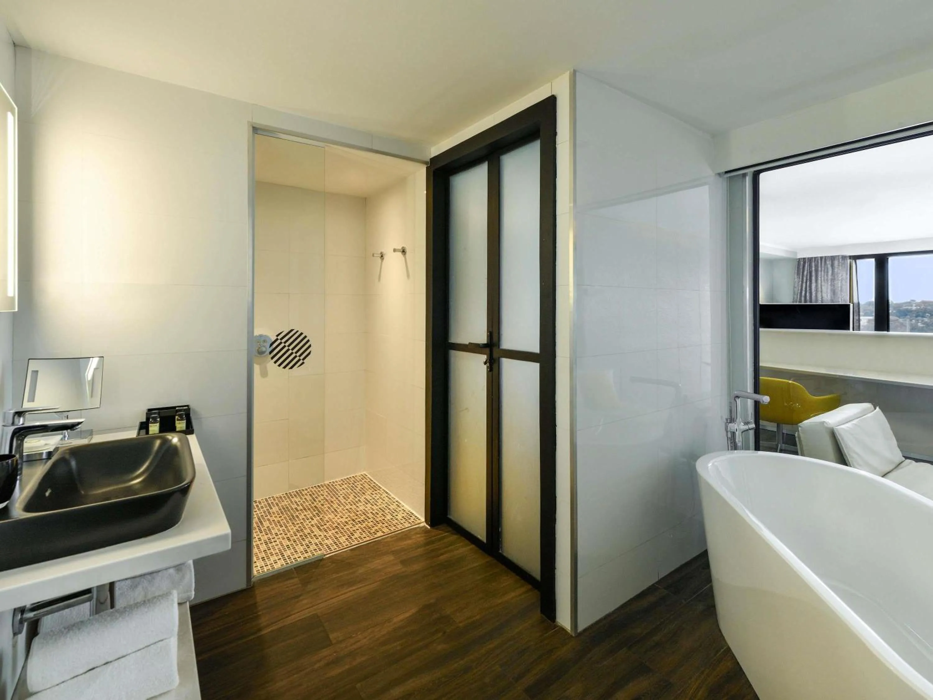 Bedroom, Bed in Pullman Abidjan