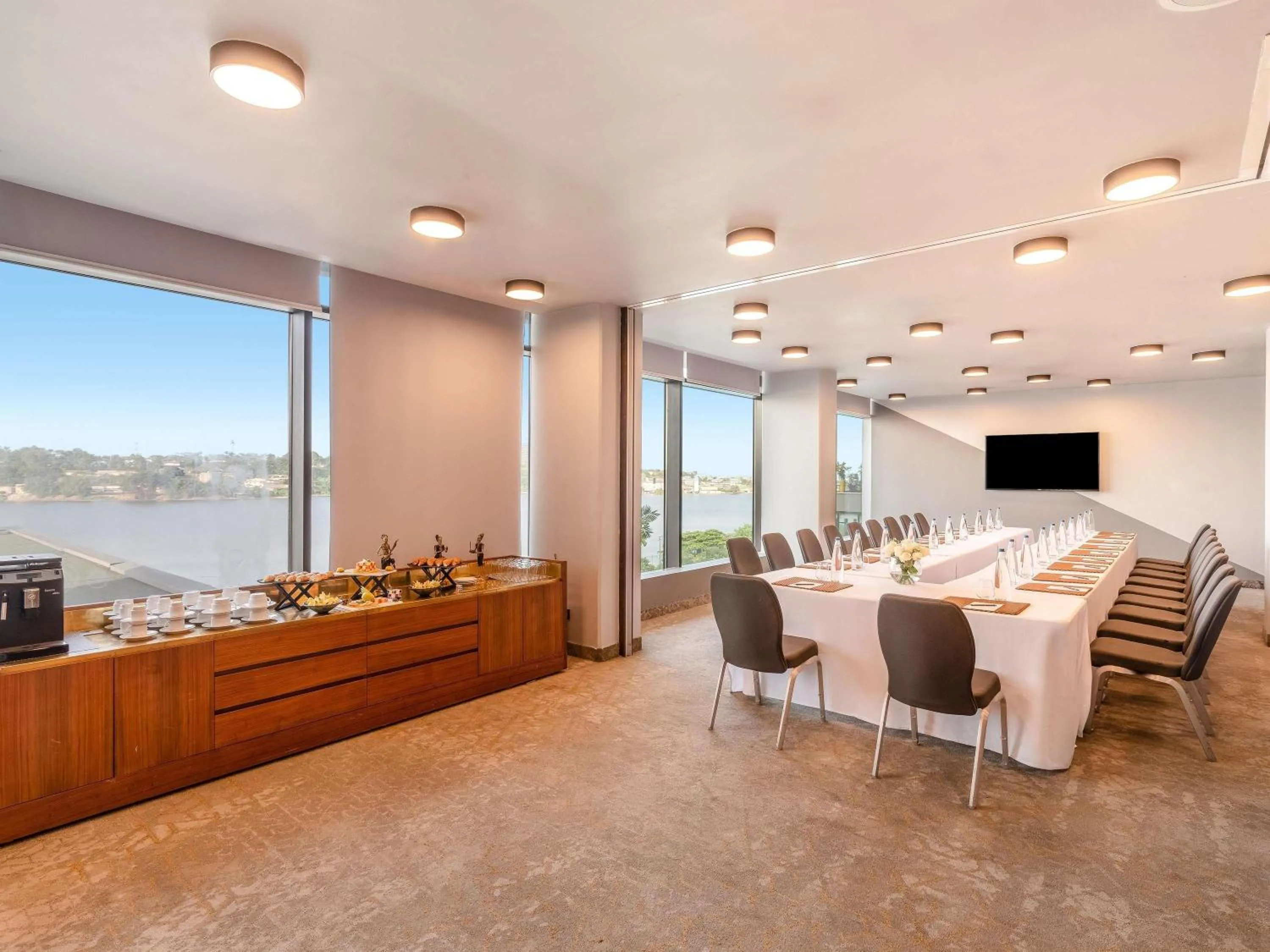 Meeting/conference room in Pullman Abidjan