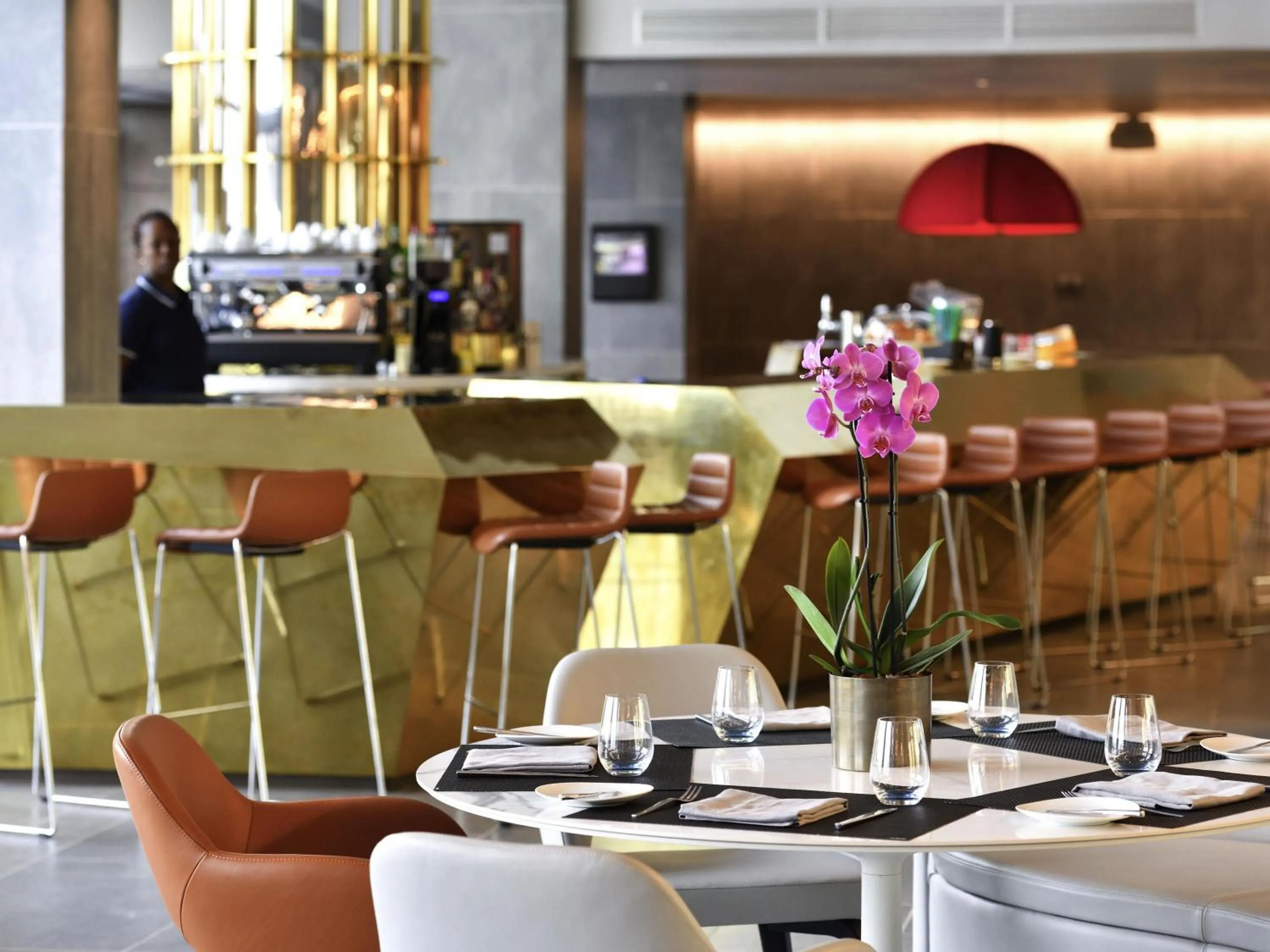 Lounge or bar in Pullman Abidjan