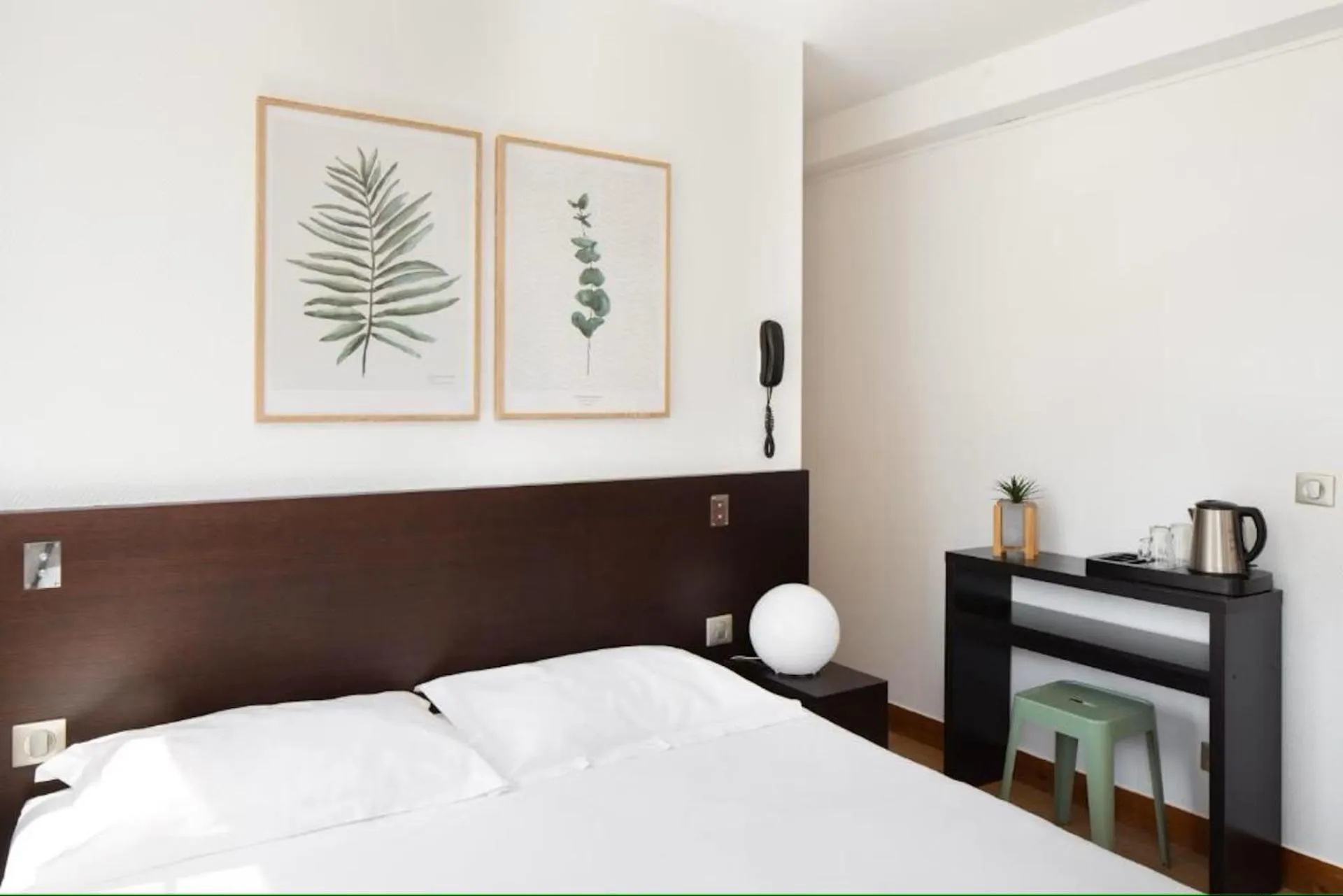 Bed in Le Village Montmartre by Hiphophostels