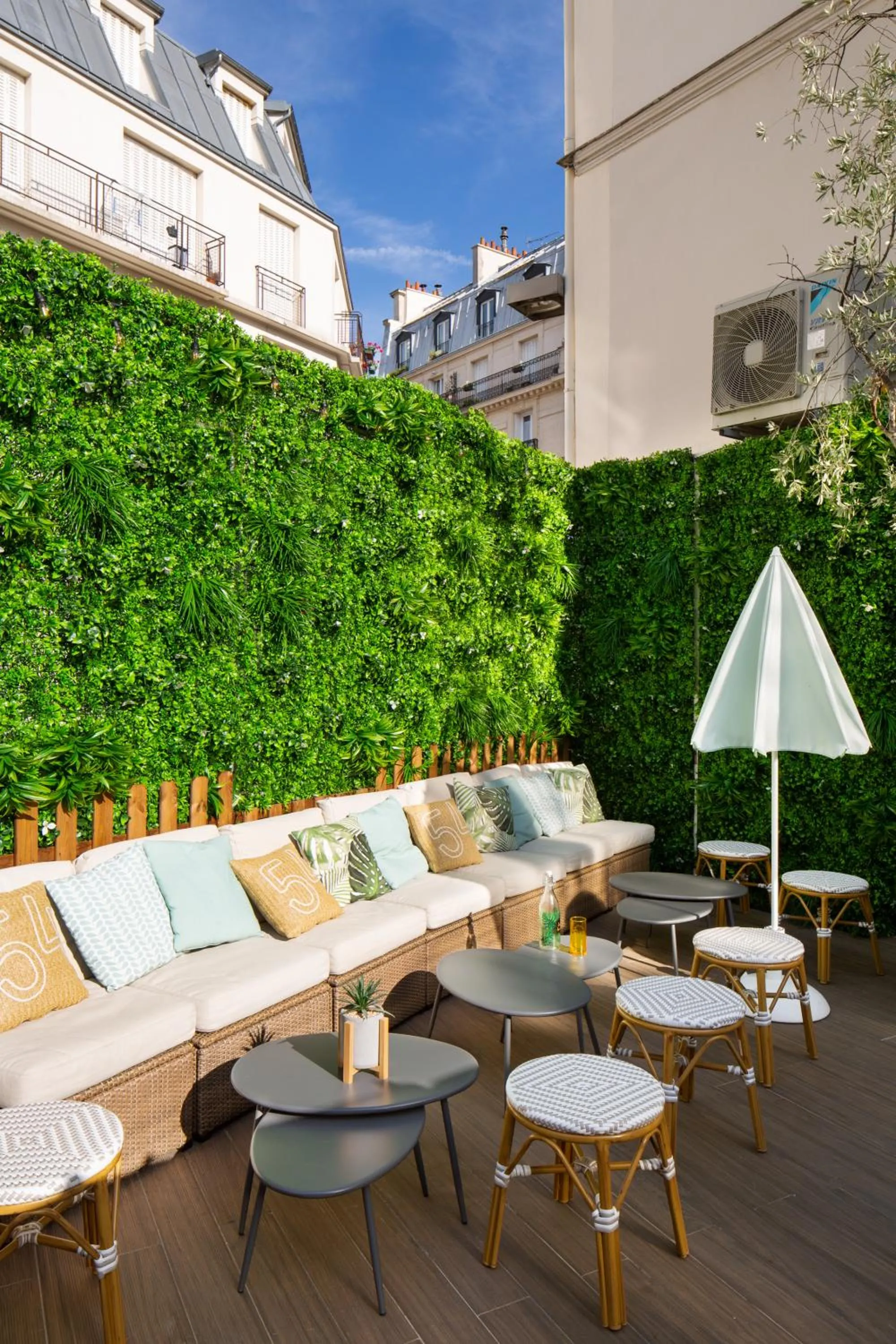 Balcony/Terrace in Le Village Montmartre by Hiphophostels