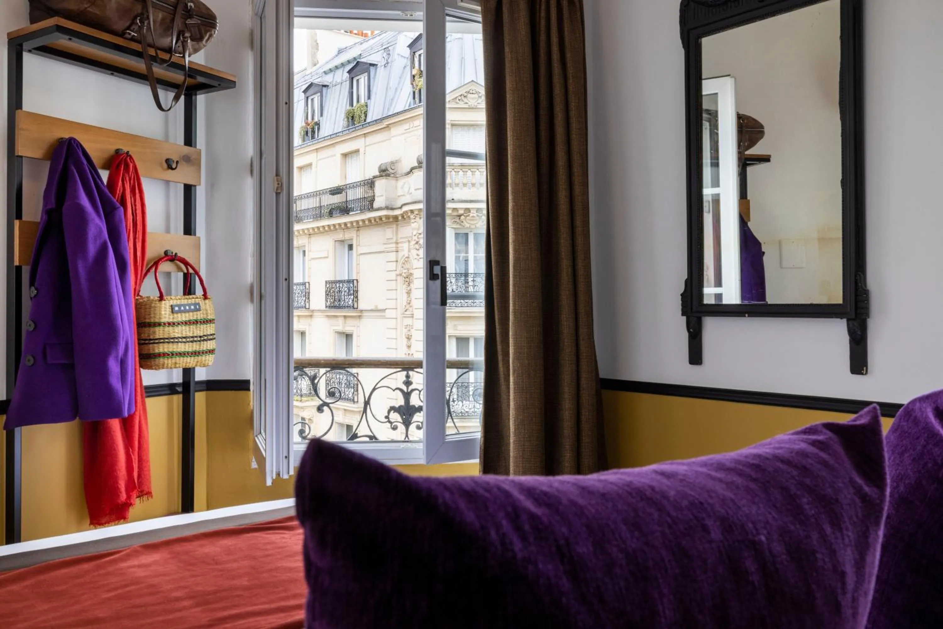 Bedroom in Le Village Montmartre by Hiphophostels