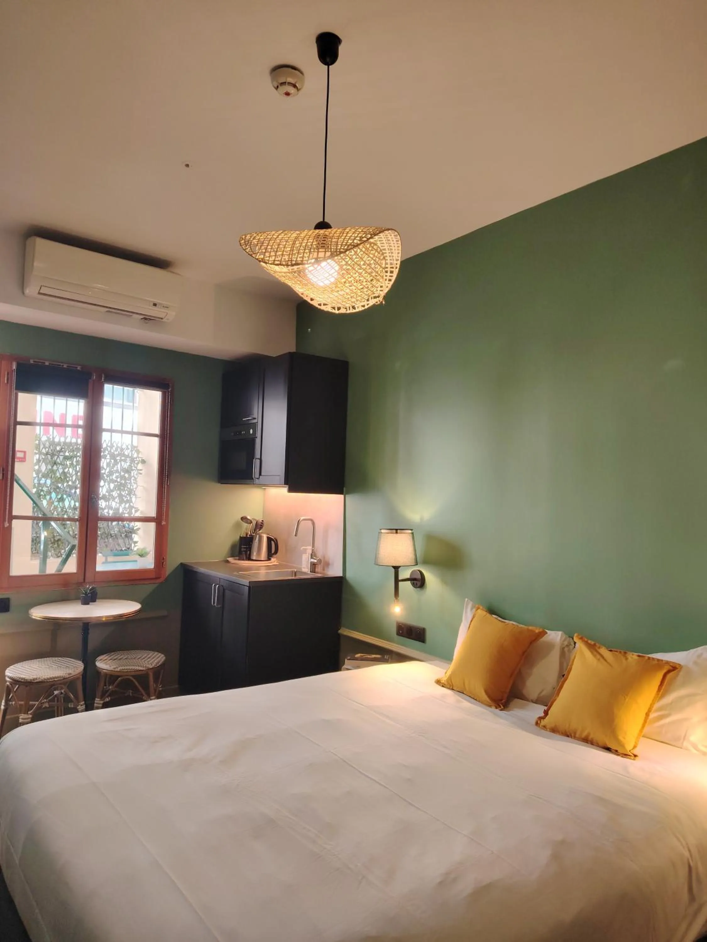 Bed in Le Village Montmartre by Hiphophostels