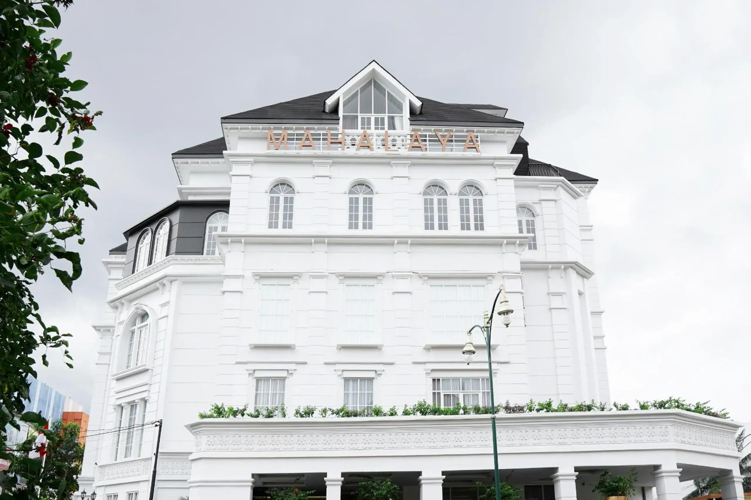 Property building in MAHALAYA The Legacy Hotel Property building in MAHALAYA The Legacy Hotel