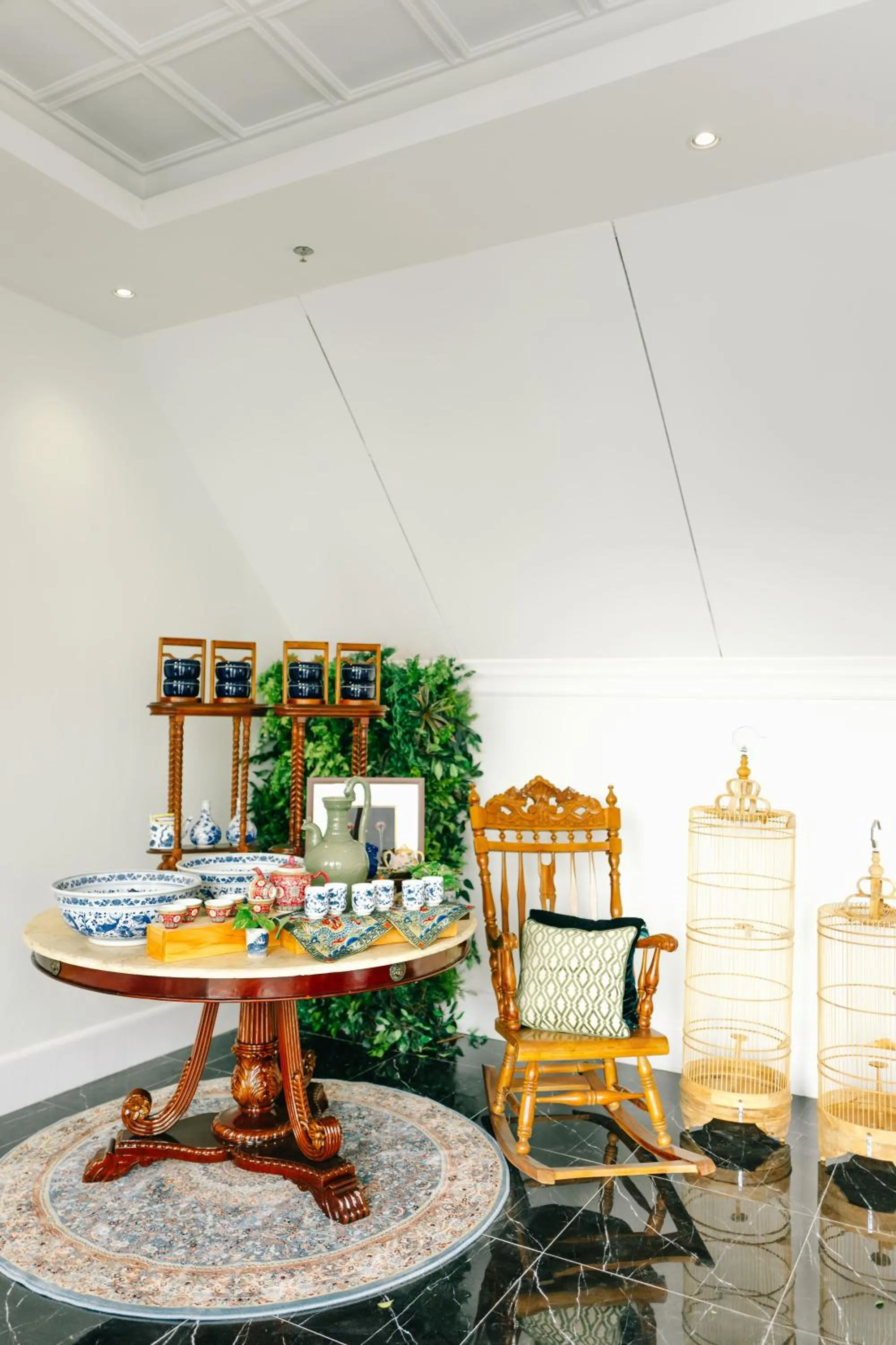 Seating area in MAHALAYA The Legacy Hotel