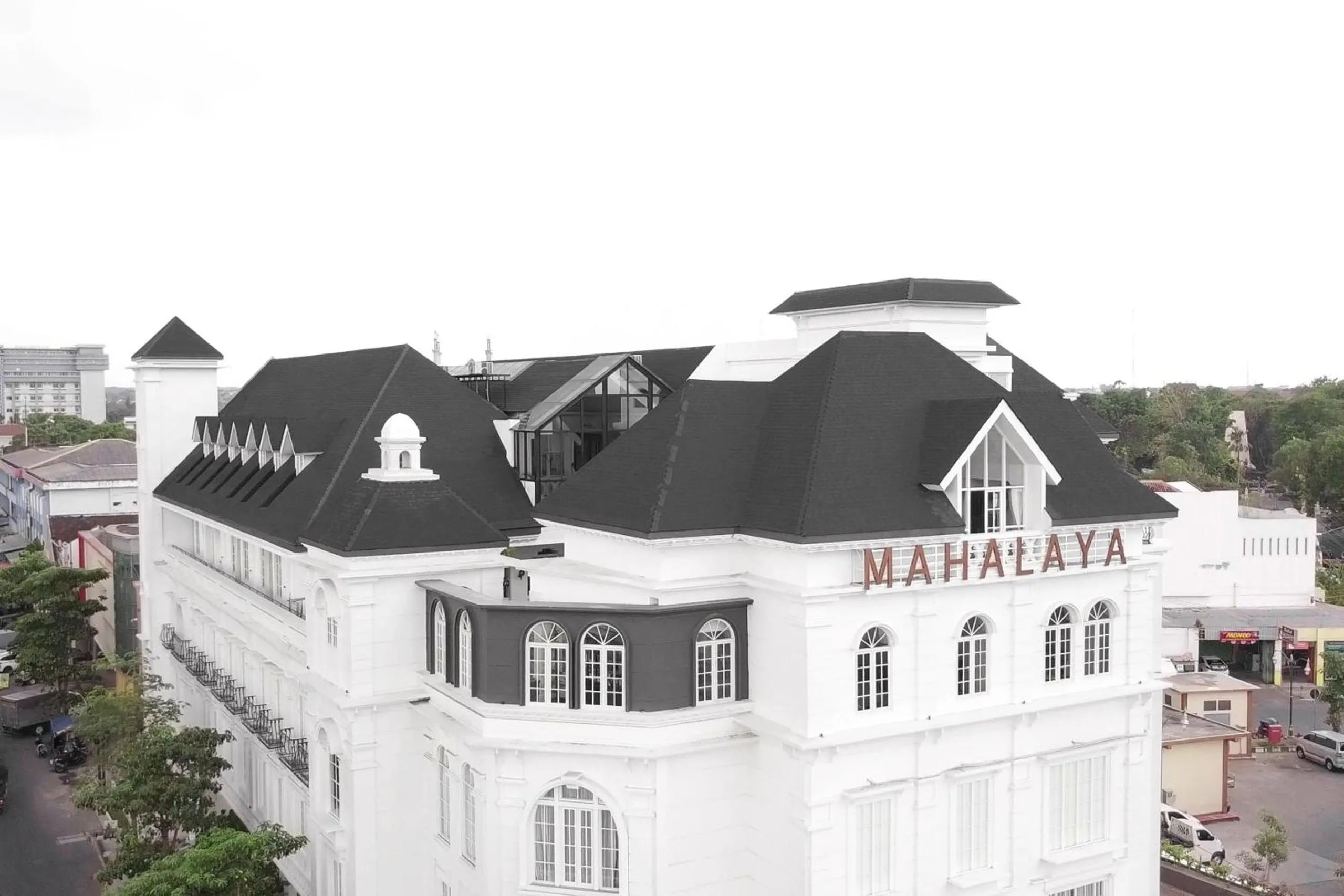 Property building in MAHALAYA The Legacy Hotel