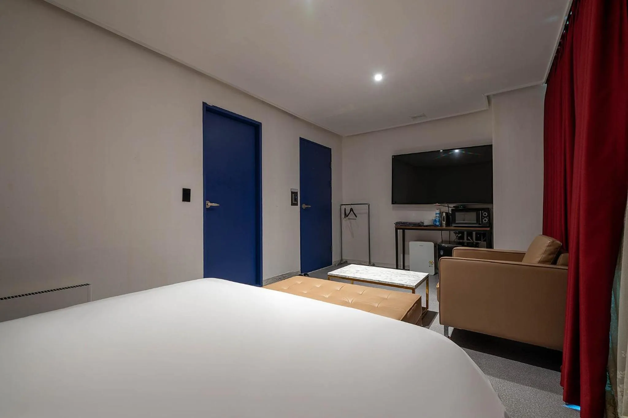 Bed in Pacific7 Hotel