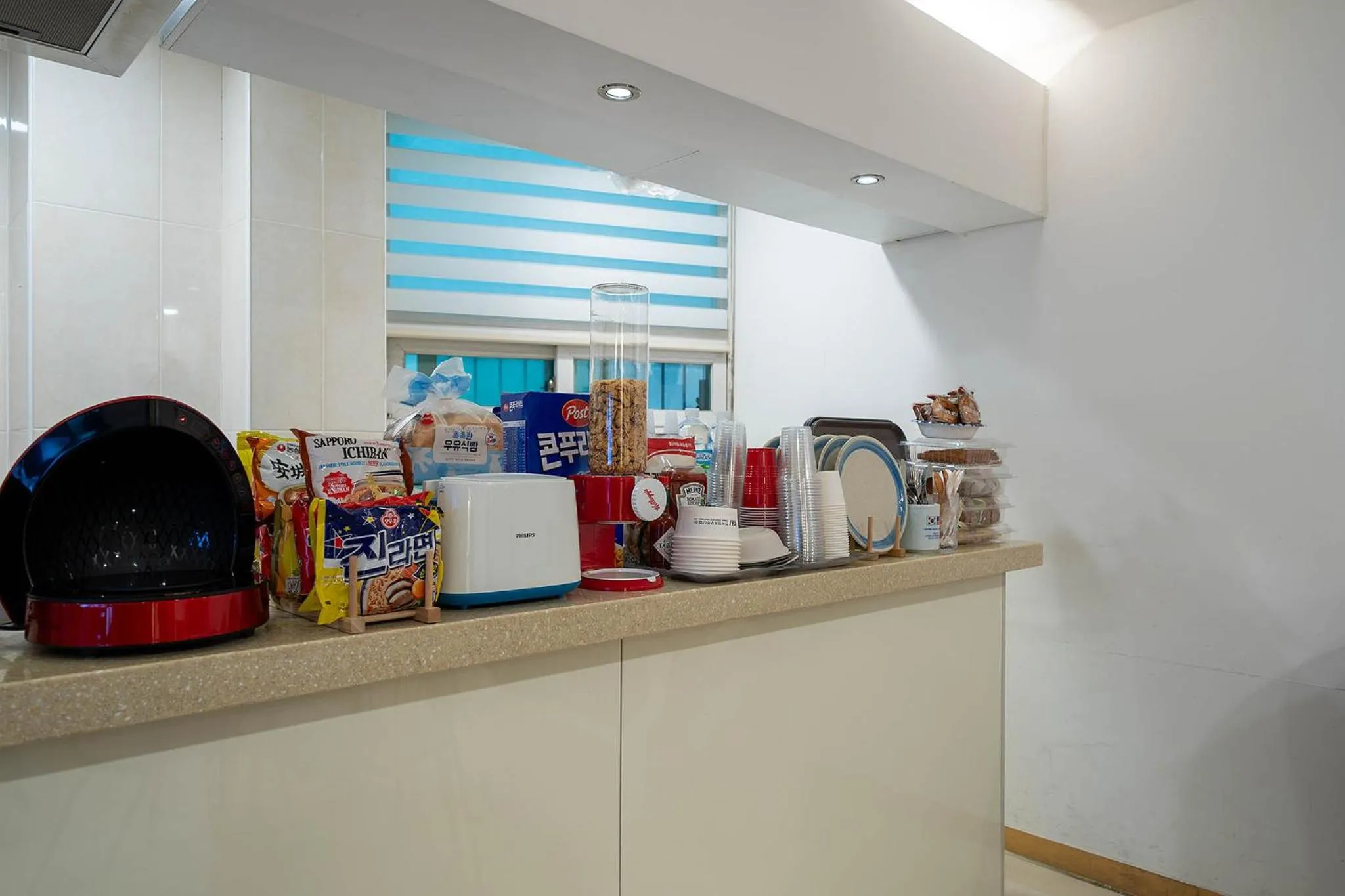 Restaurant/places to eat in Pacific7 Hotel