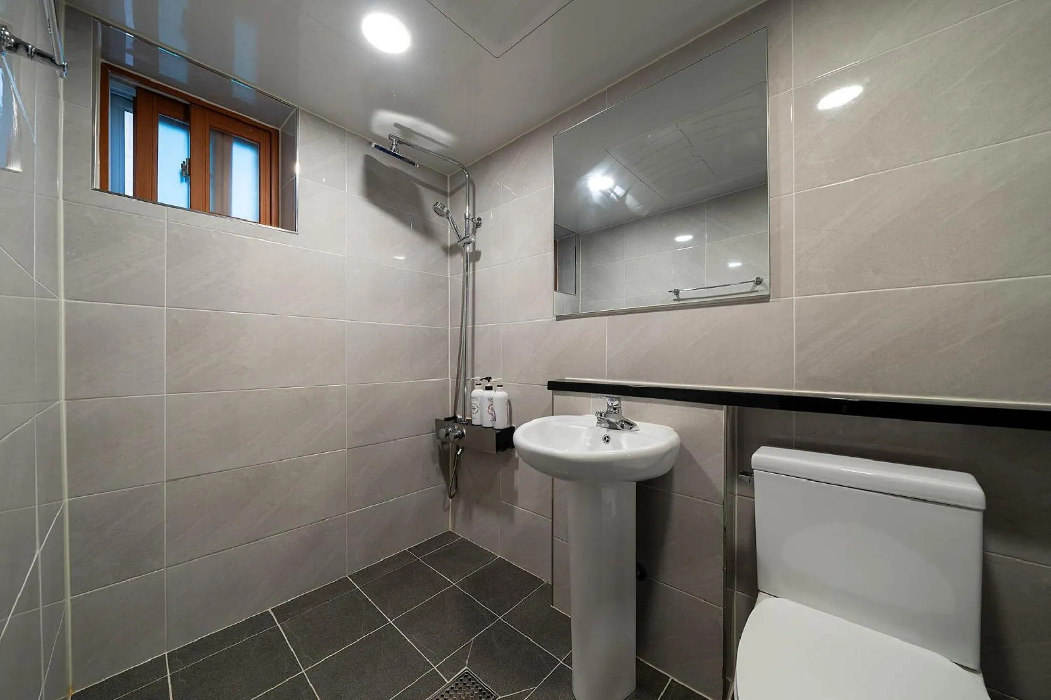 Toilet in Pacific7 Hotel