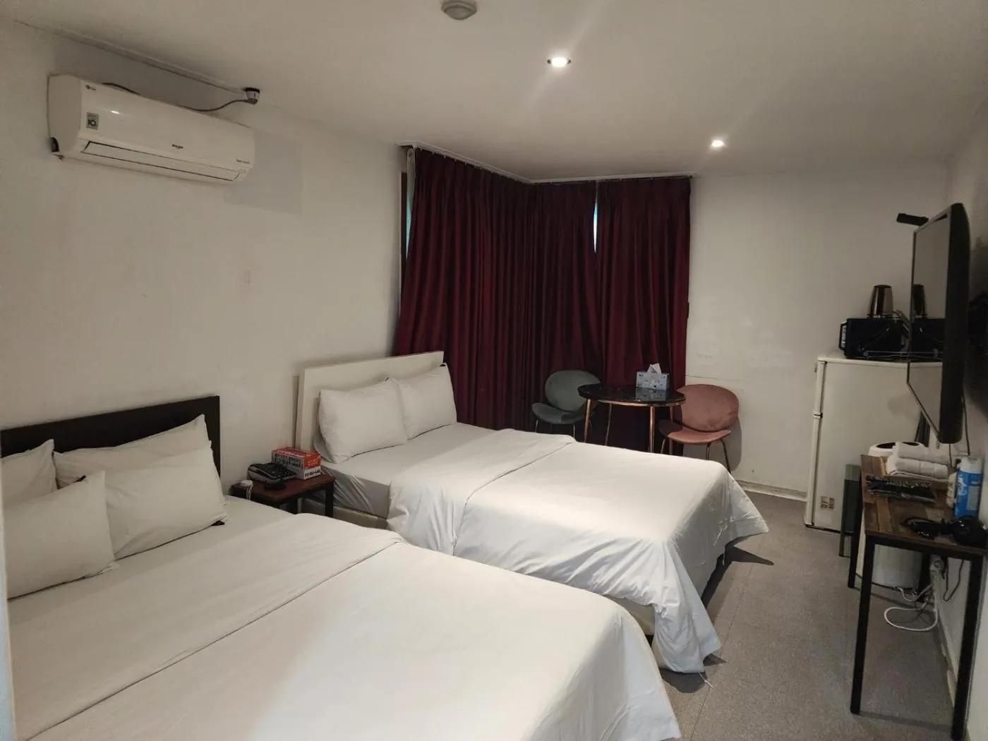 Bed in Pacific7 Hotel