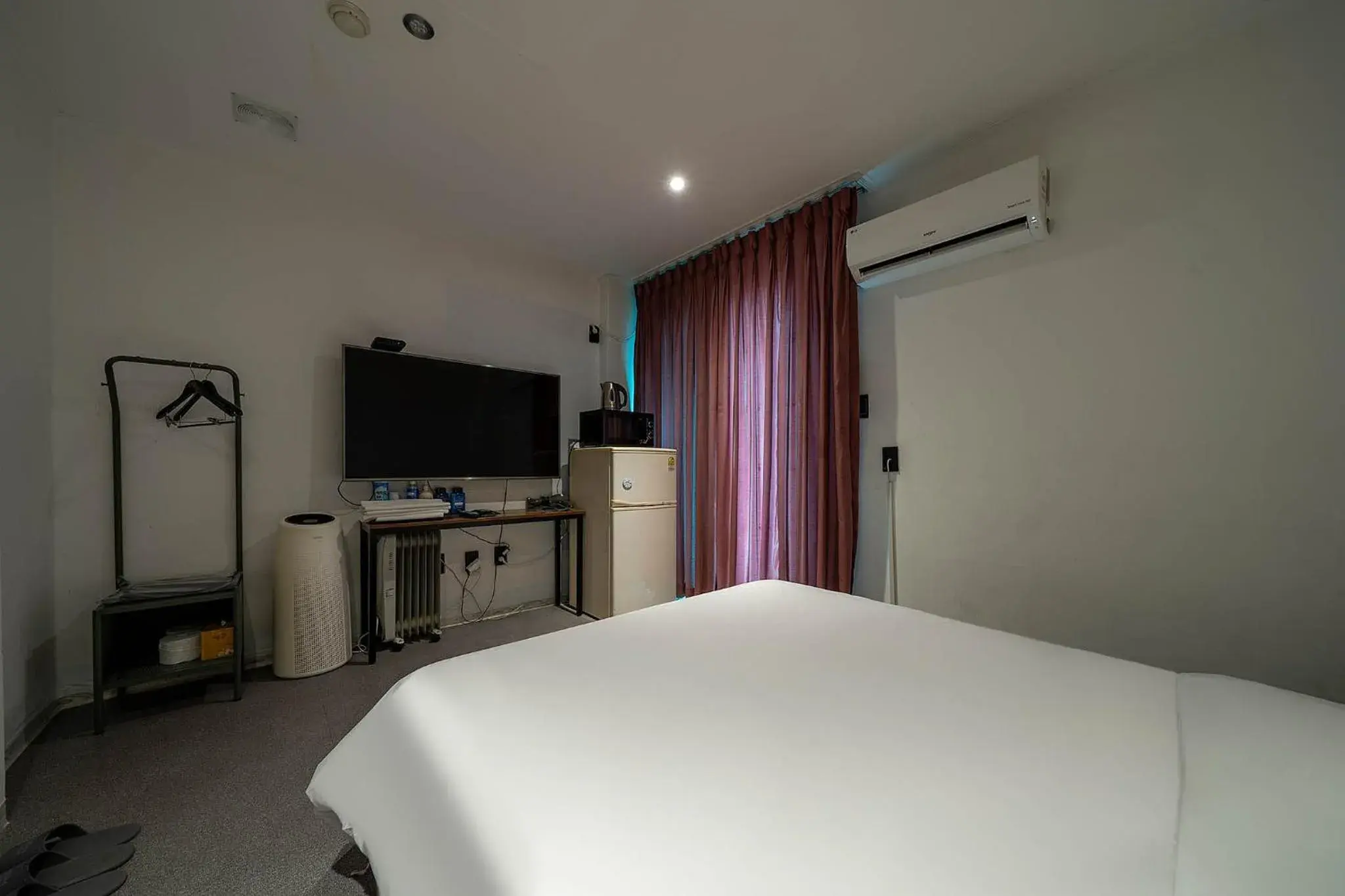 Bed in Pacific7 Hotel Bed in Pacific7 Hotel