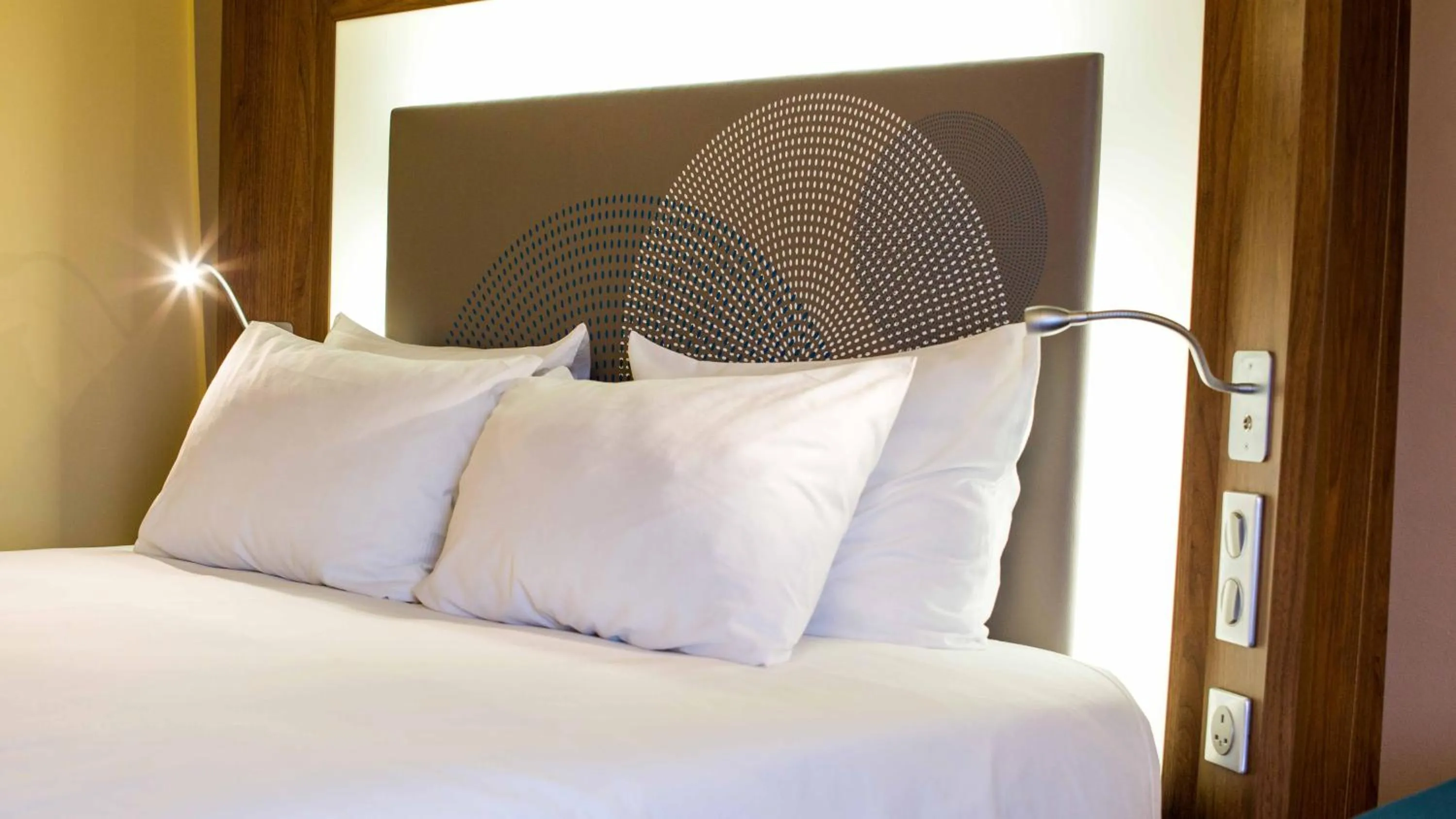 Bed in Novotel Port Harcourt