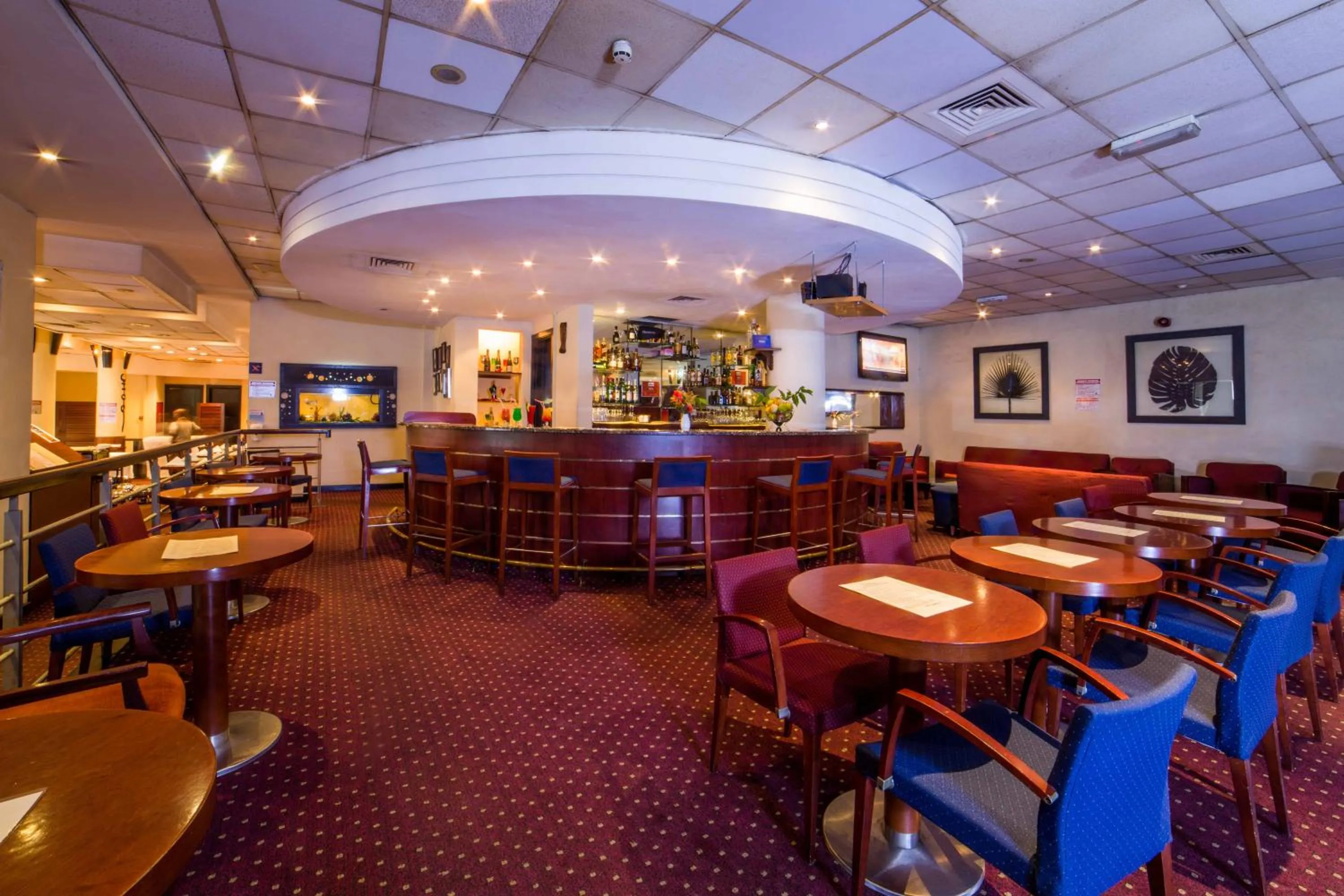 Restaurant/places to eat in Novotel Port Harcourt