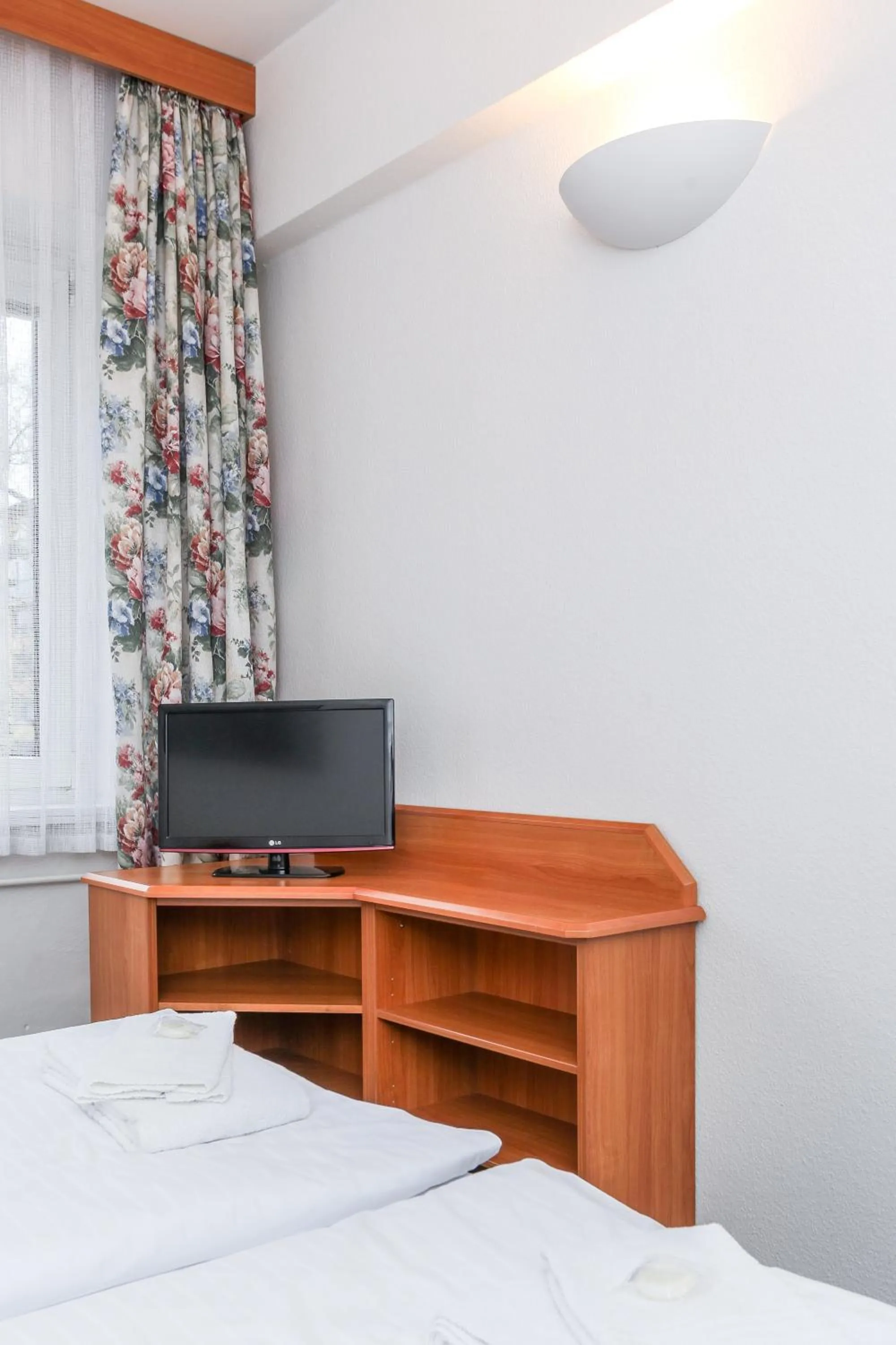 Bedroom, Bed in Hotel Astra